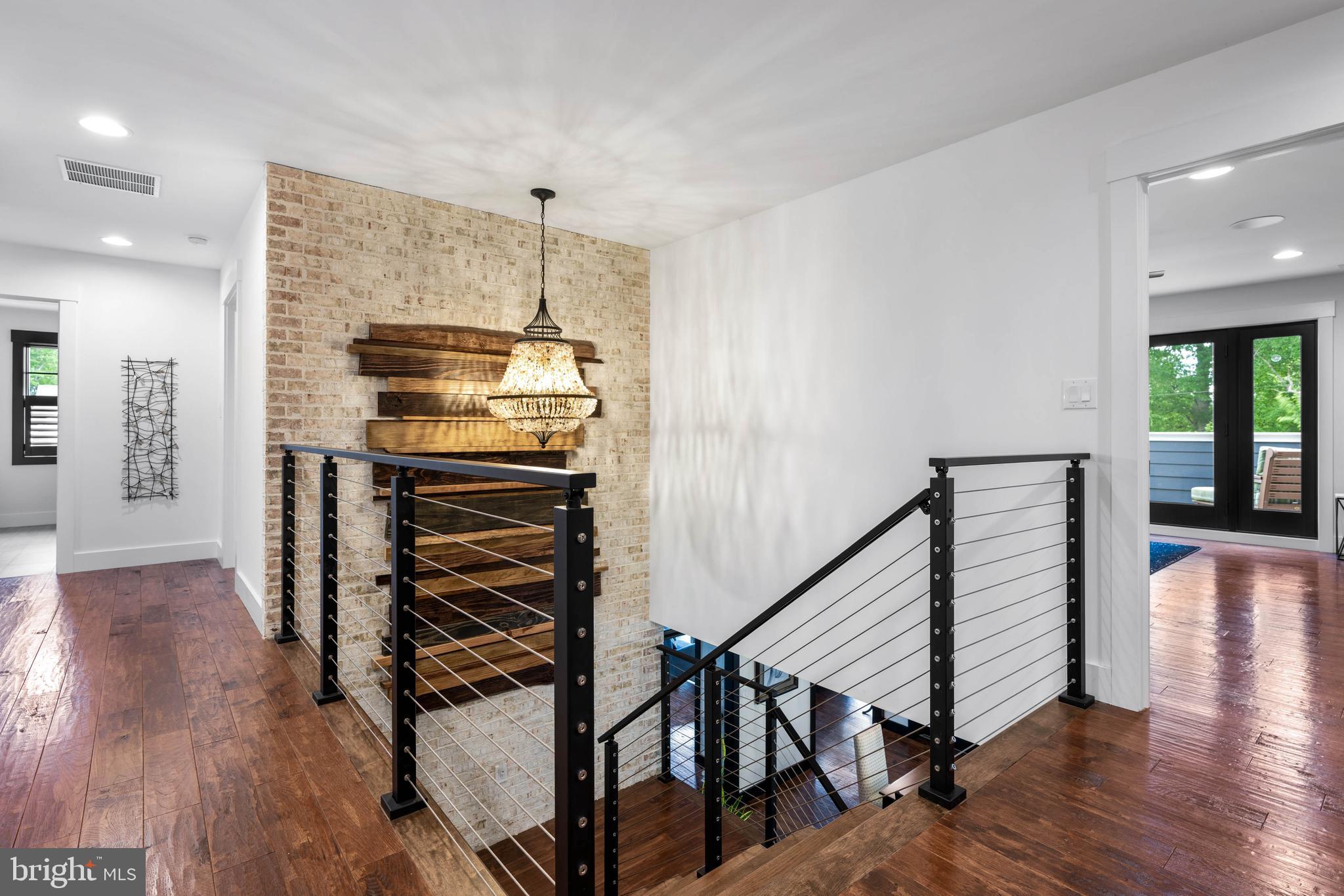 MARINERS RETREAT - Residential