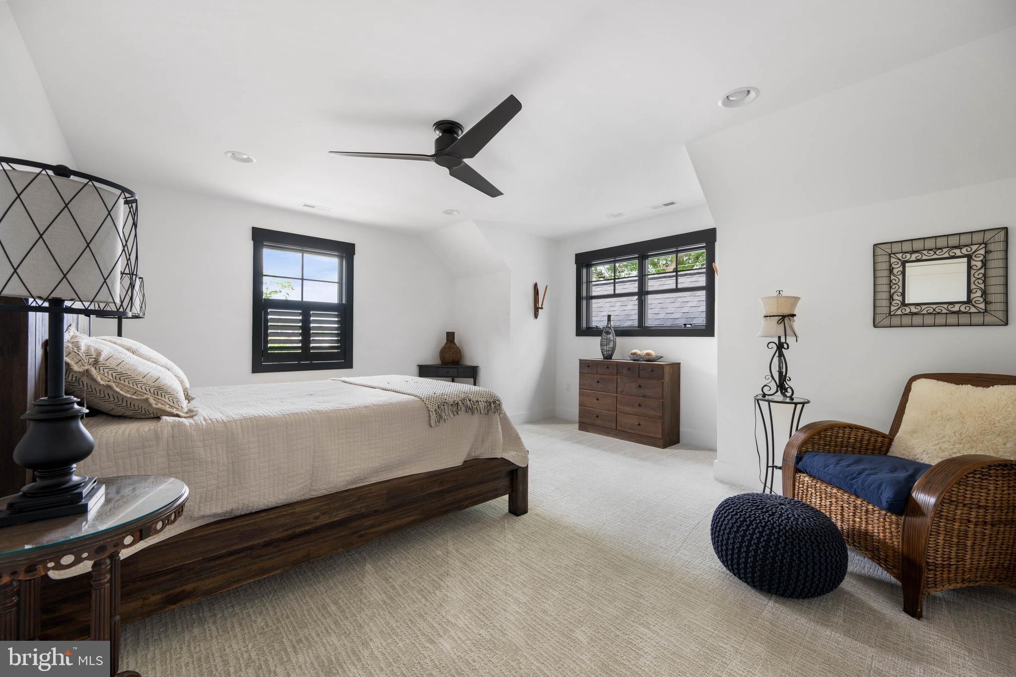 MARINERS RETREAT - Residential
