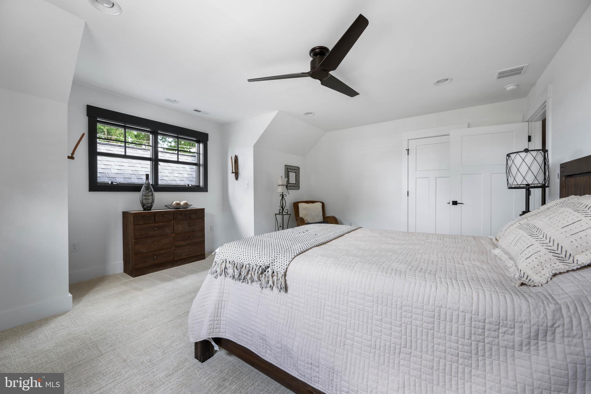 MARINERS RETREAT - Residential