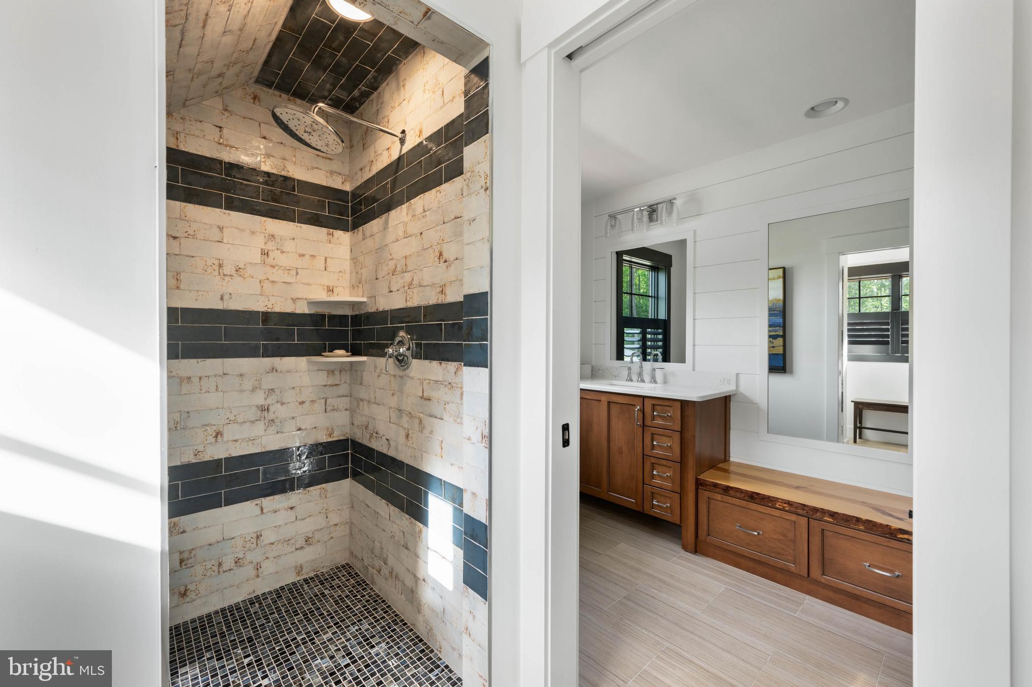 MARINERS RETREAT - Residential