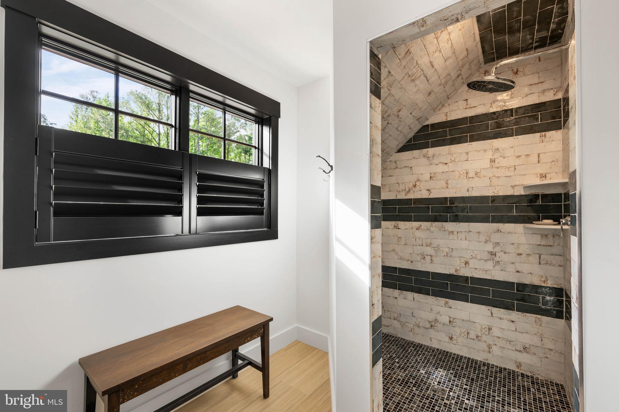 MARINERS RETREAT - Residential