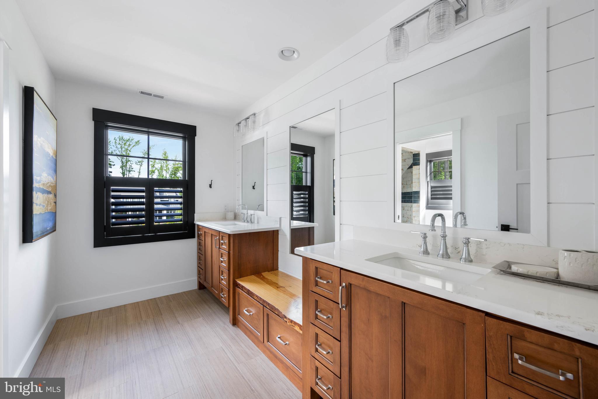 MARINERS RETREAT - Residential