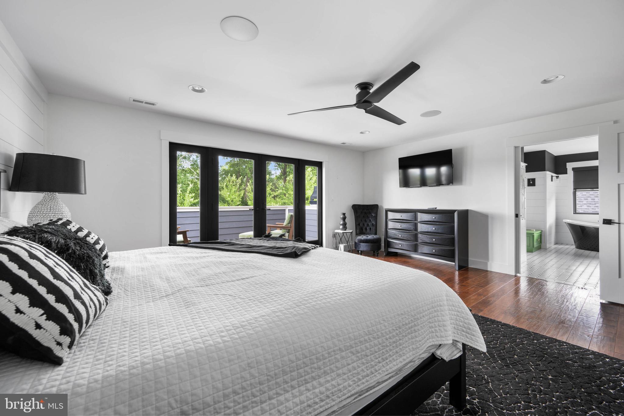 MARINERS RETREAT - Residential