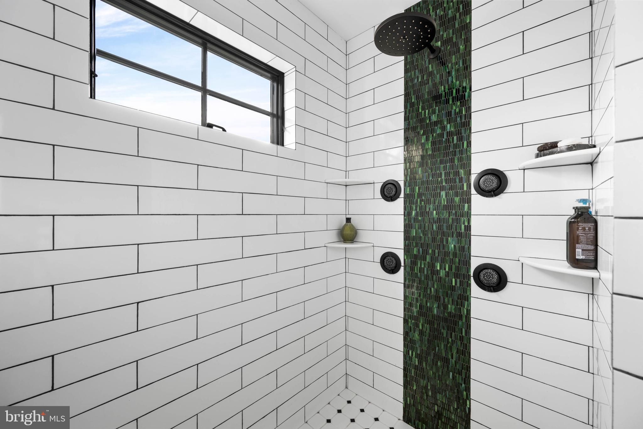 MARINERS RETREAT - Residential