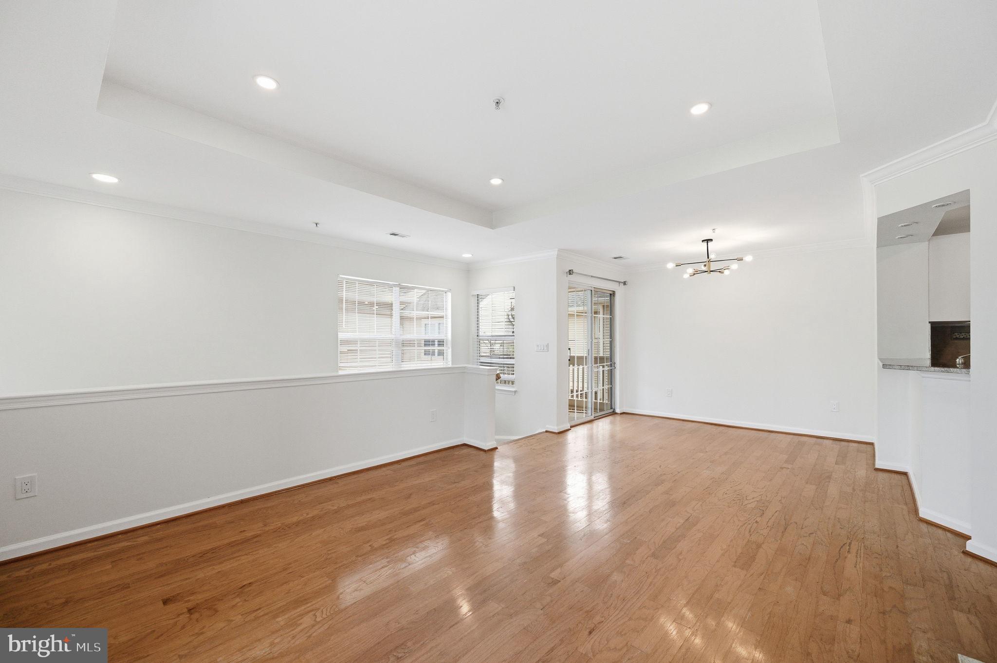CHELSEA COURTS - Residential