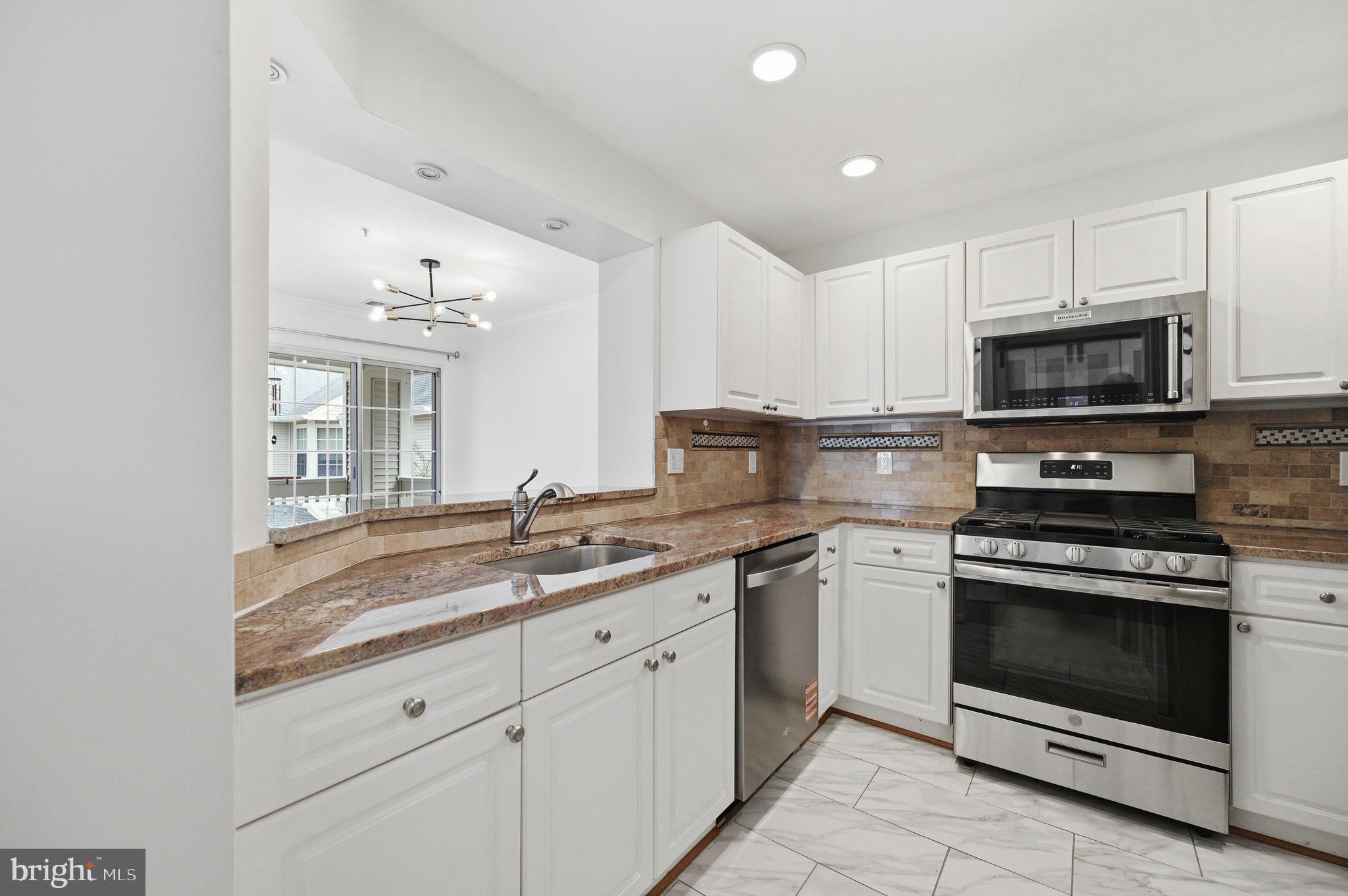 CHELSEA COURTS - Residential
