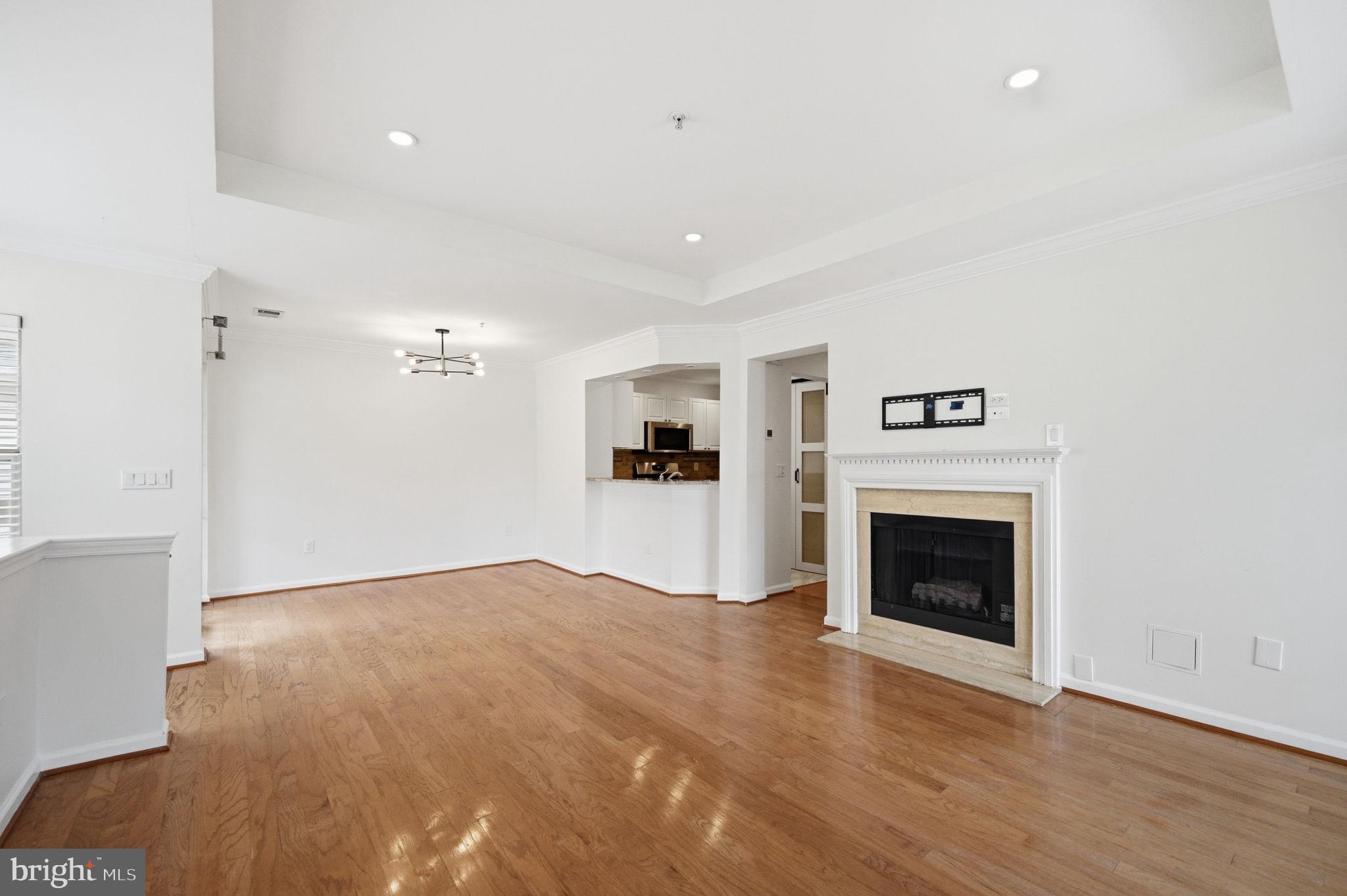 CHELSEA COURTS - Residential