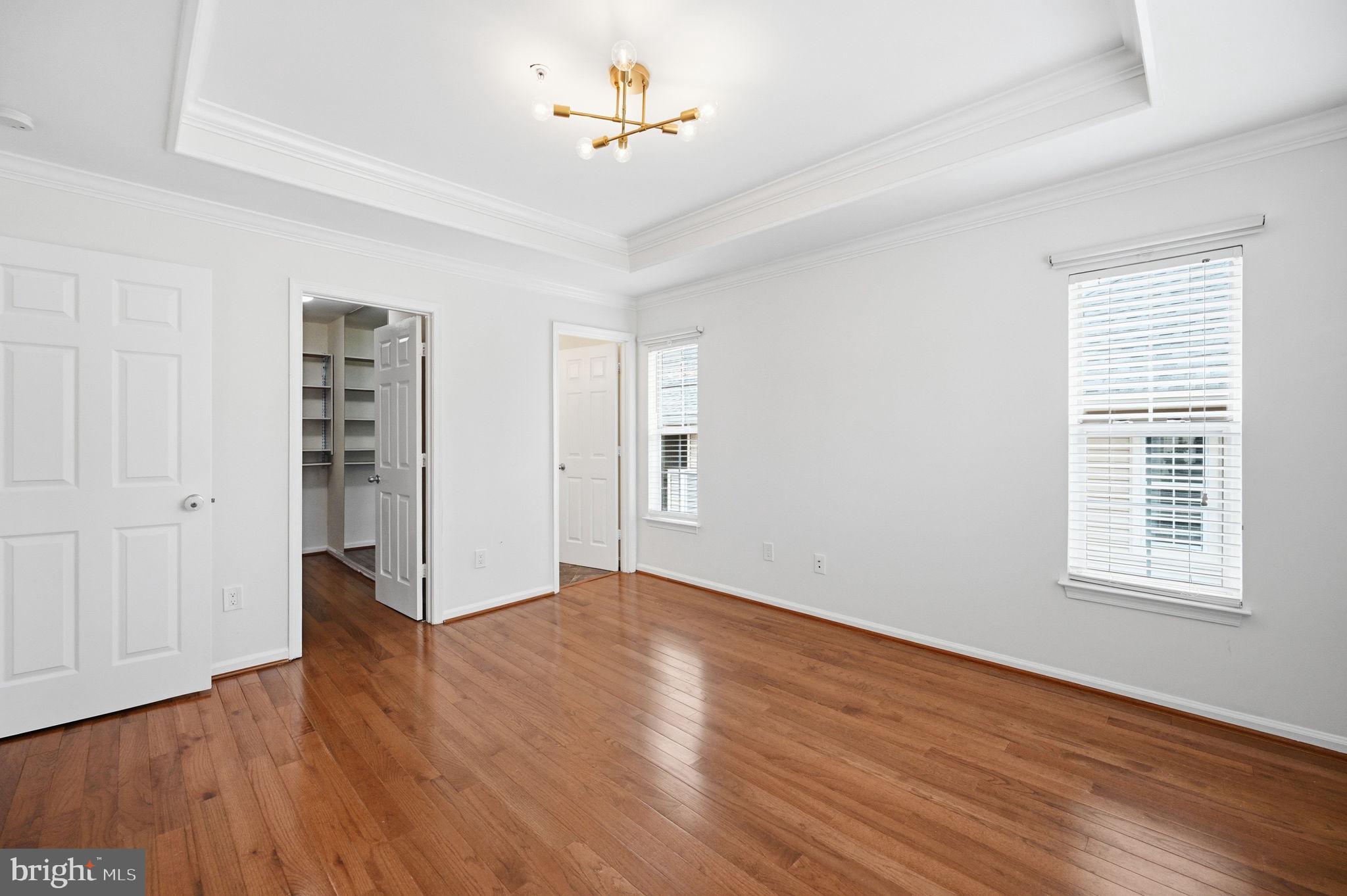 CHELSEA COURTS - Residential