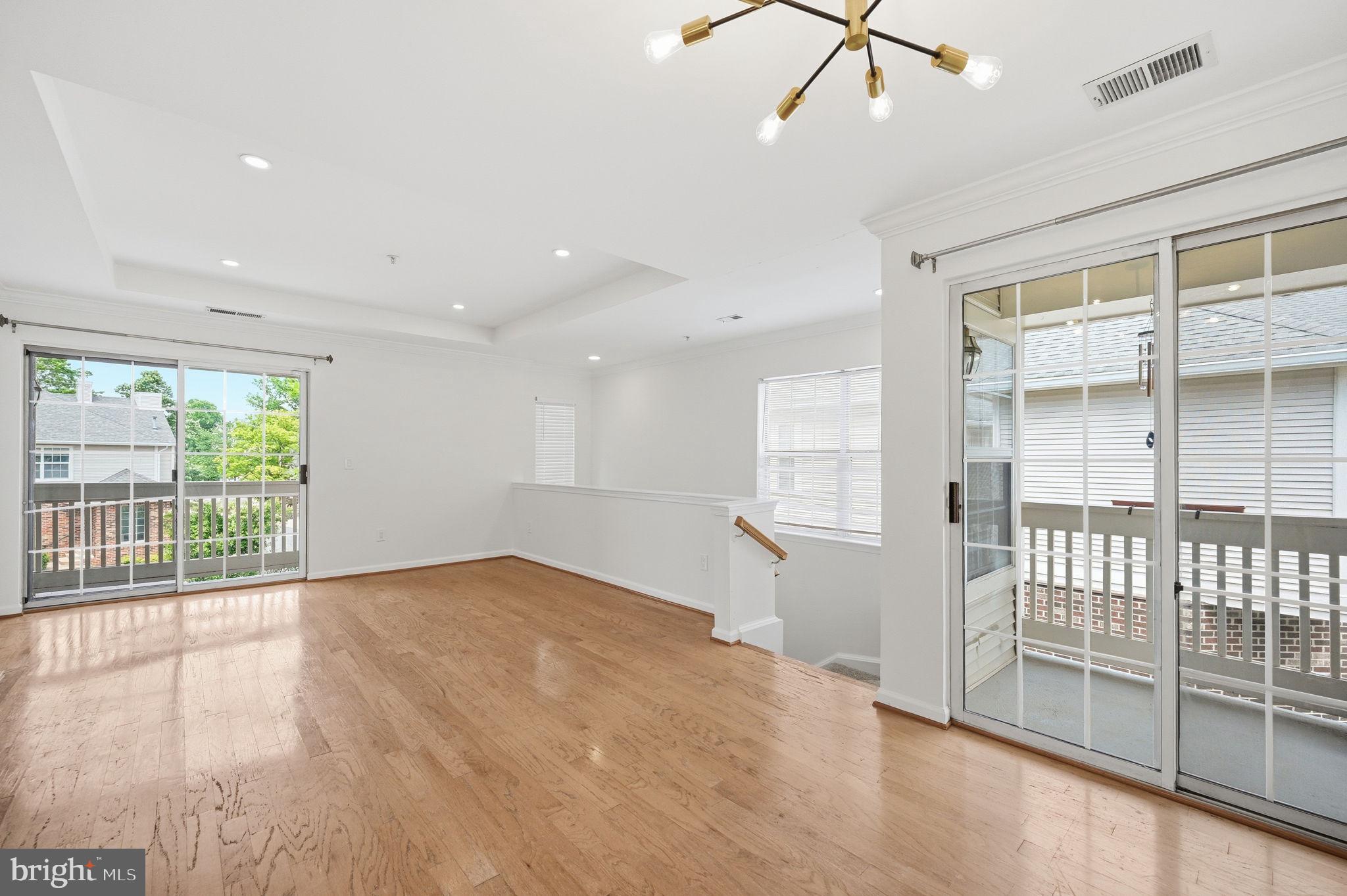 CHELSEA COURTS - Residential