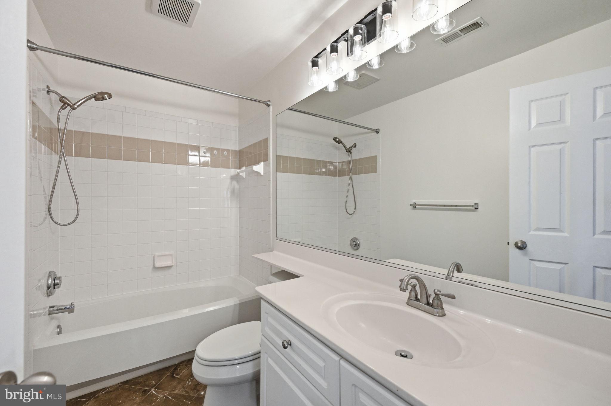 CHELSEA COURTS - Residential