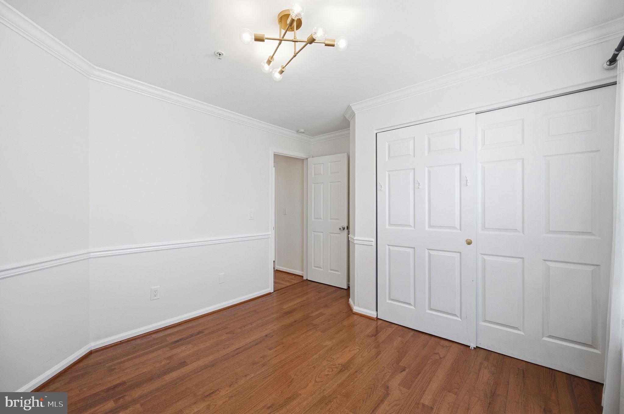 CHELSEA COURTS - Residential