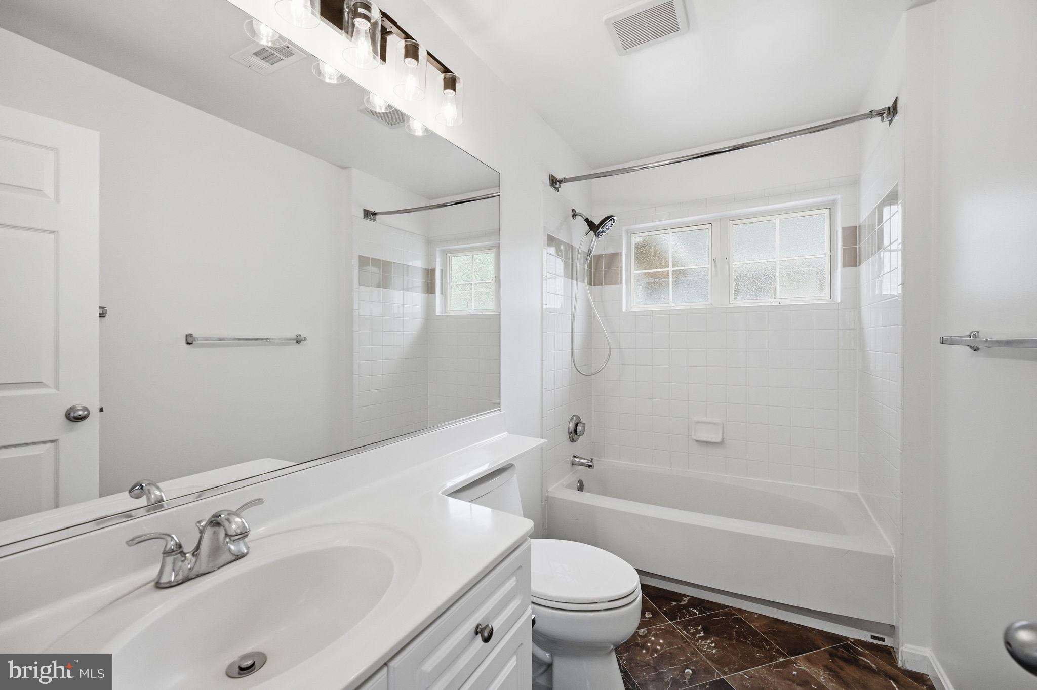CHELSEA COURTS - Residential