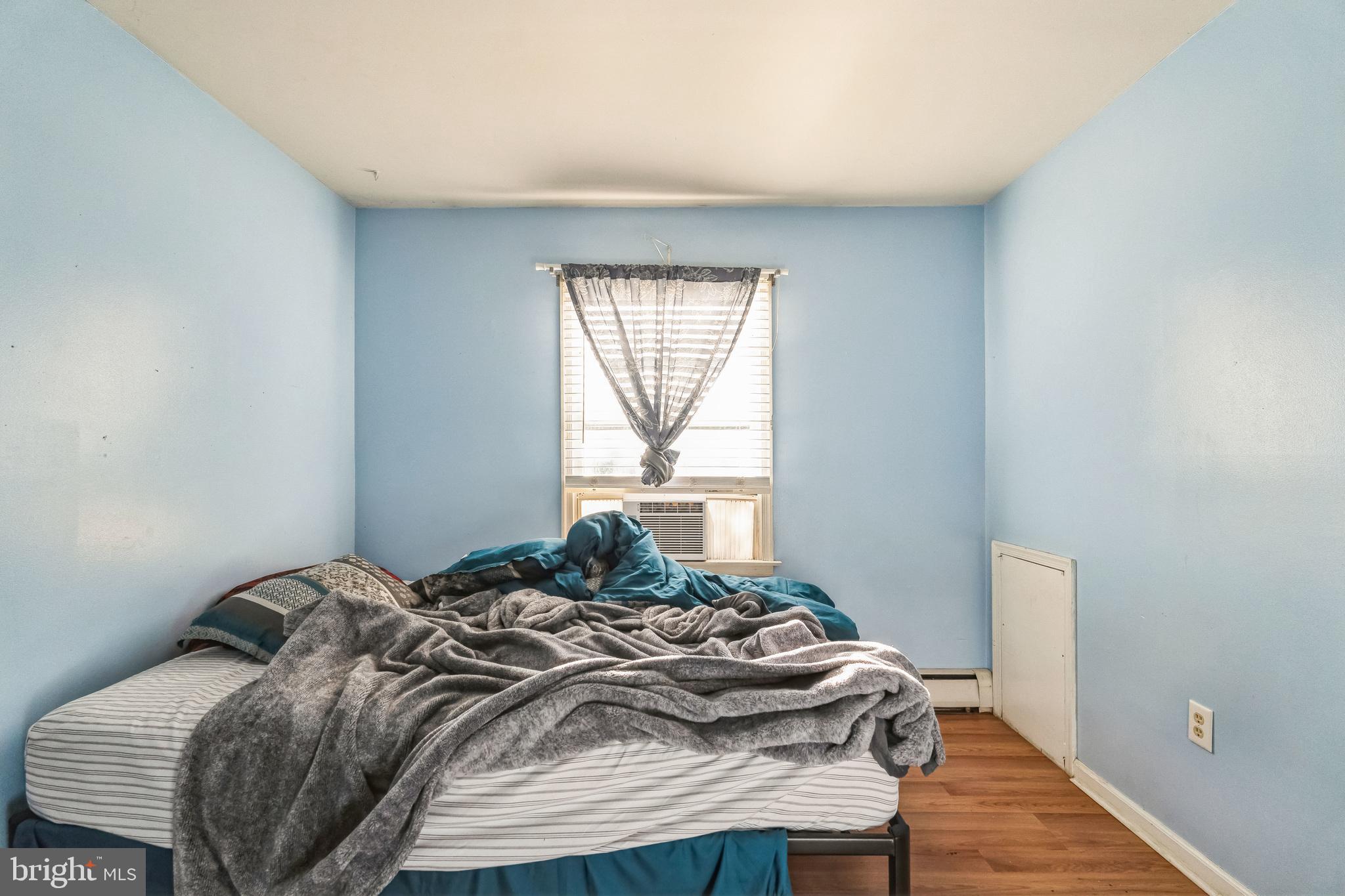 ROXBOROUGH - Residential