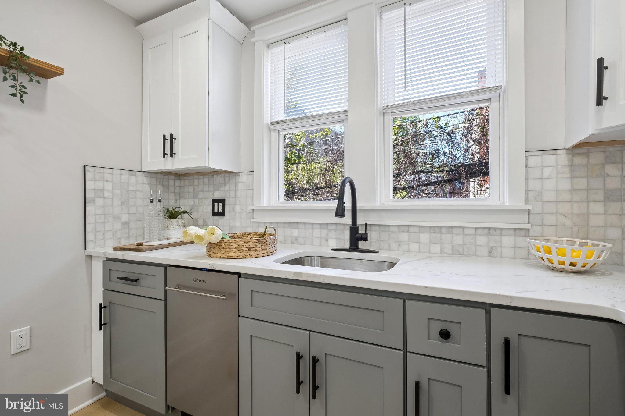 PORT RICHMOND - Residential