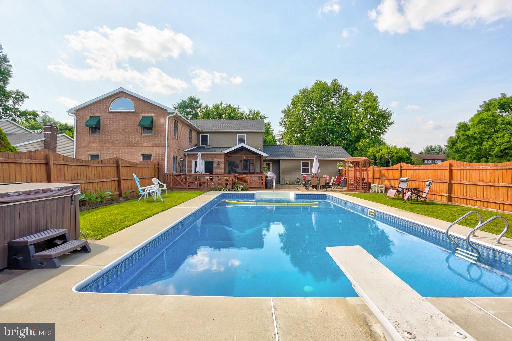 PINE HILL ESTATES - Residential