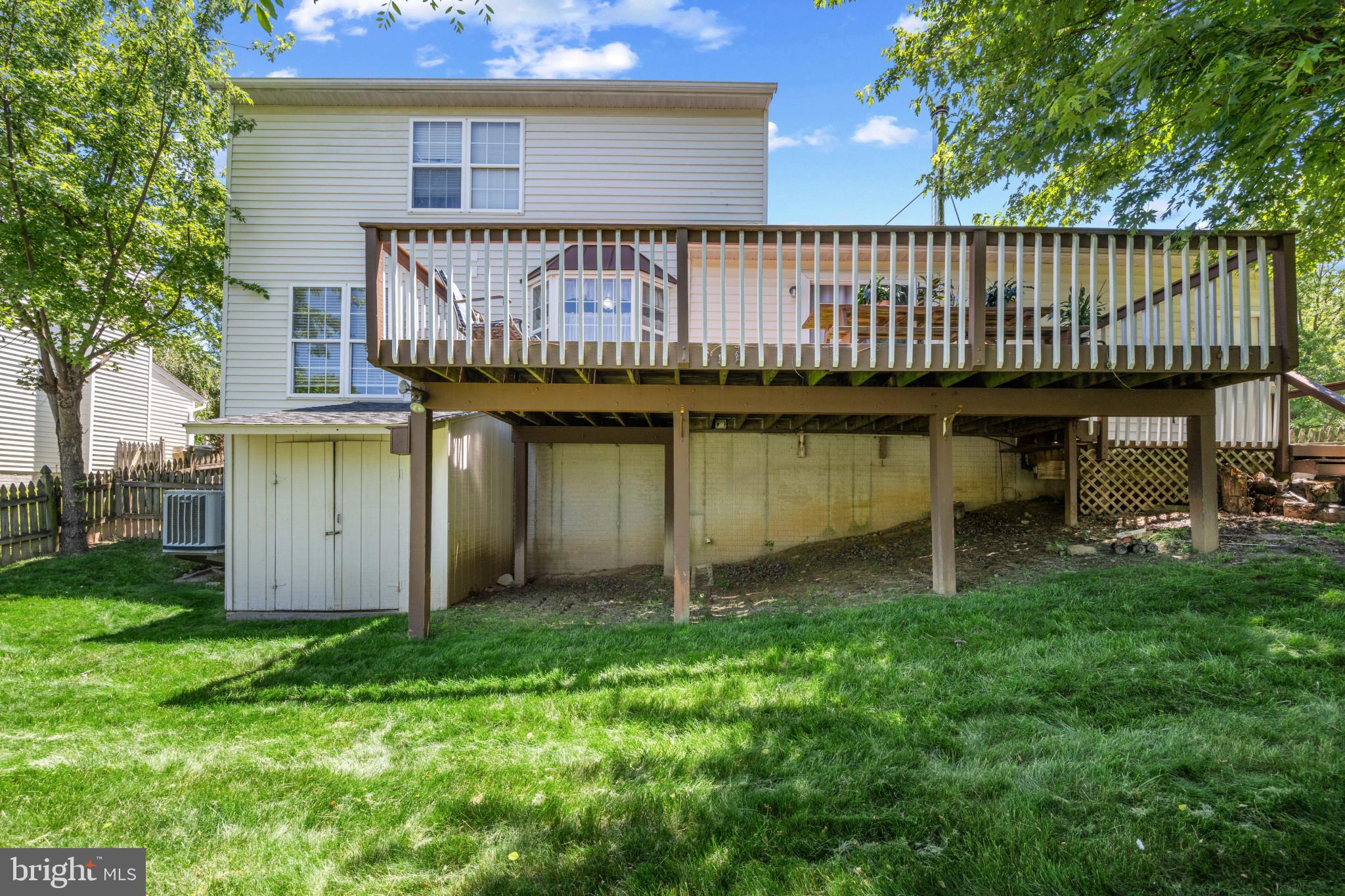 ROBERTS FIELD - Residential