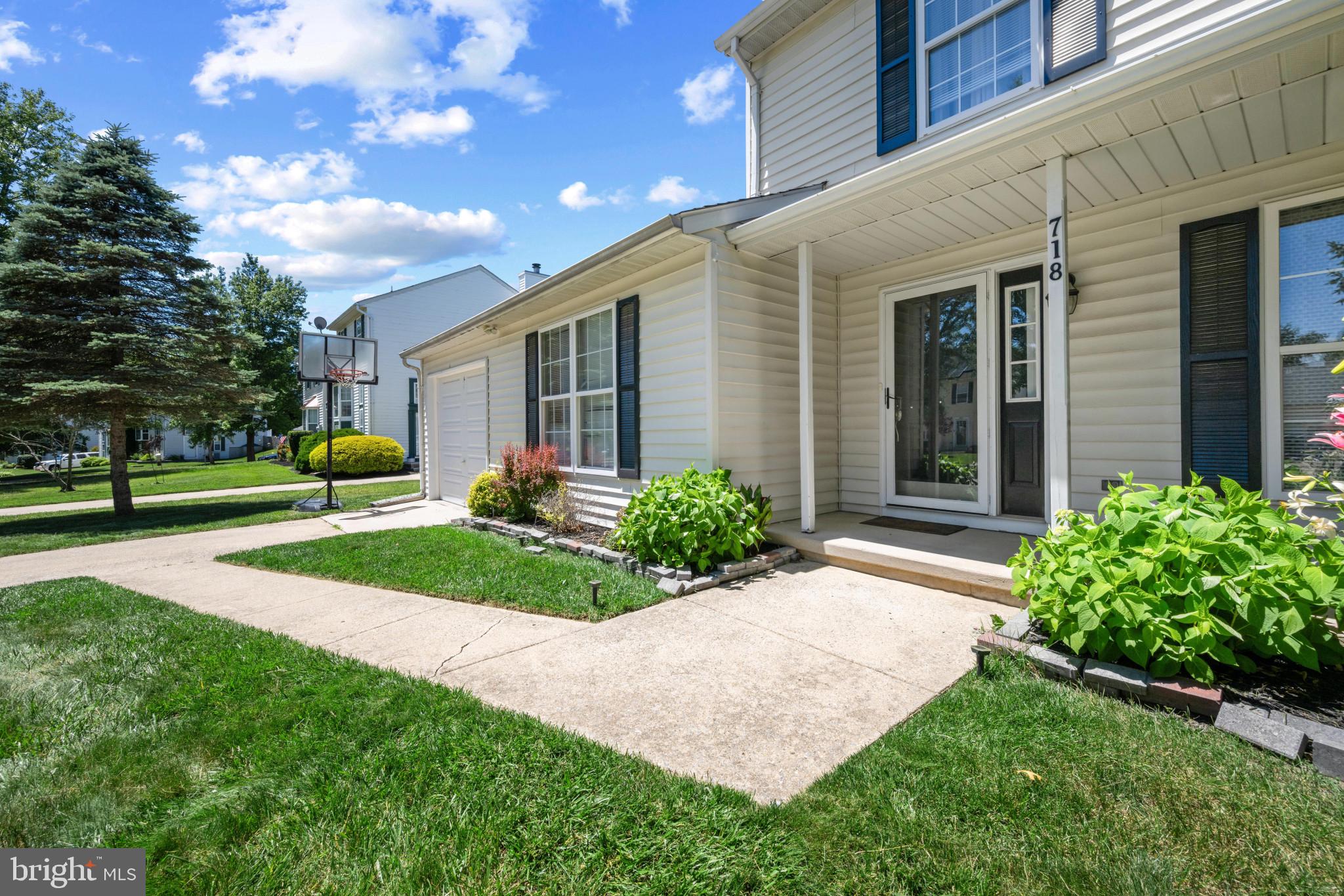 ROBERTS FIELD - Residential