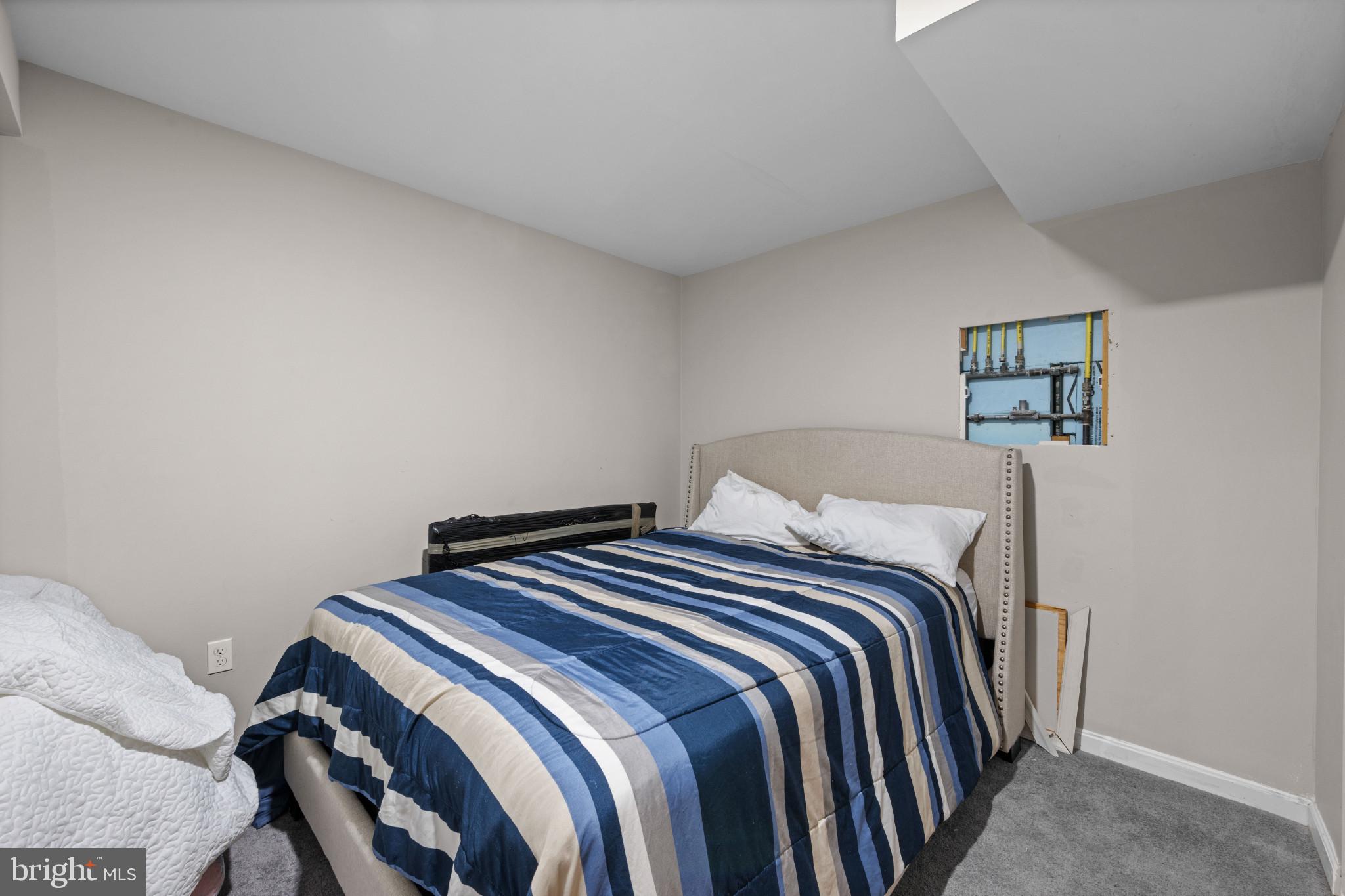 ROBERTS FIELD - Residential