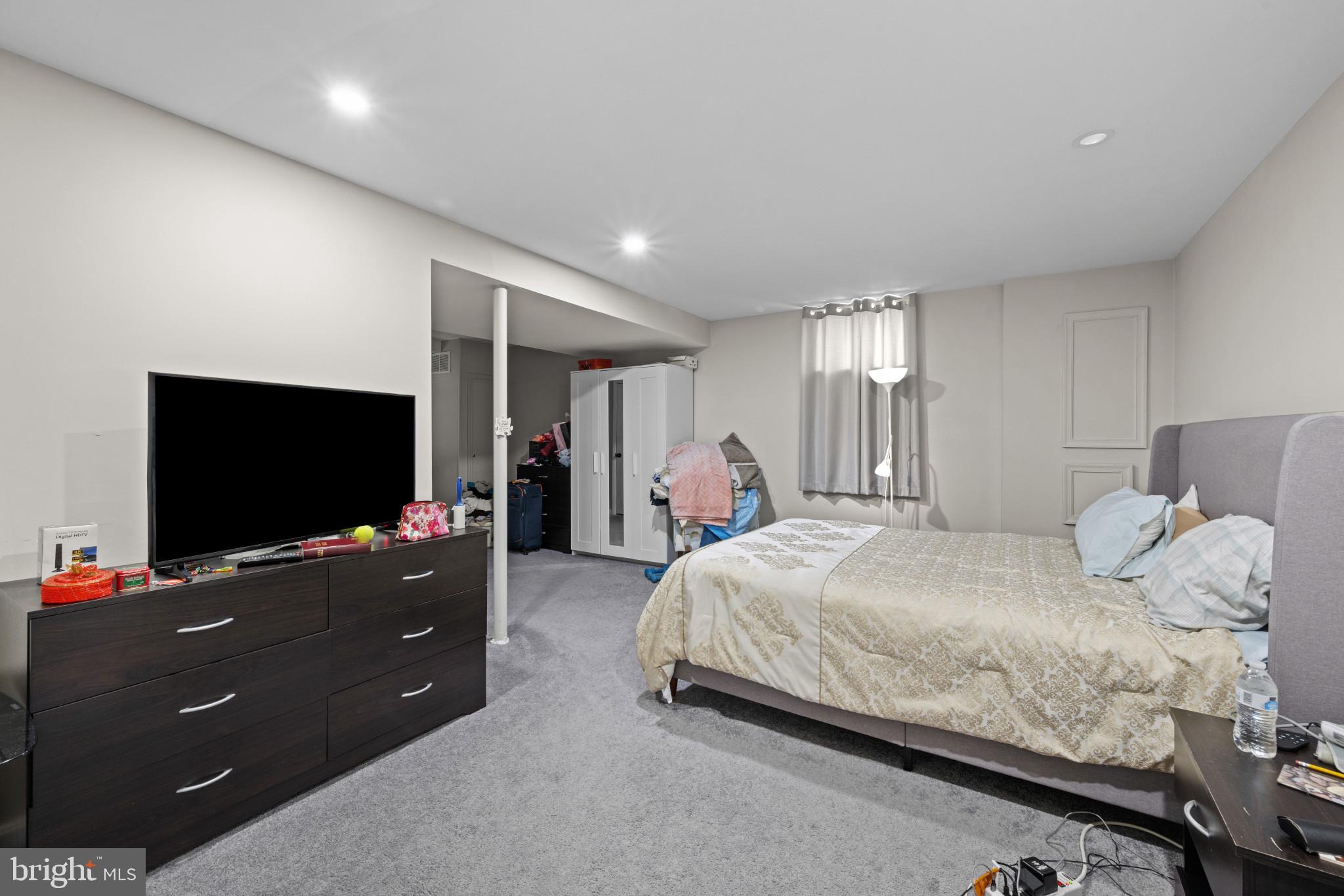 ROBERTS FIELD - Residential