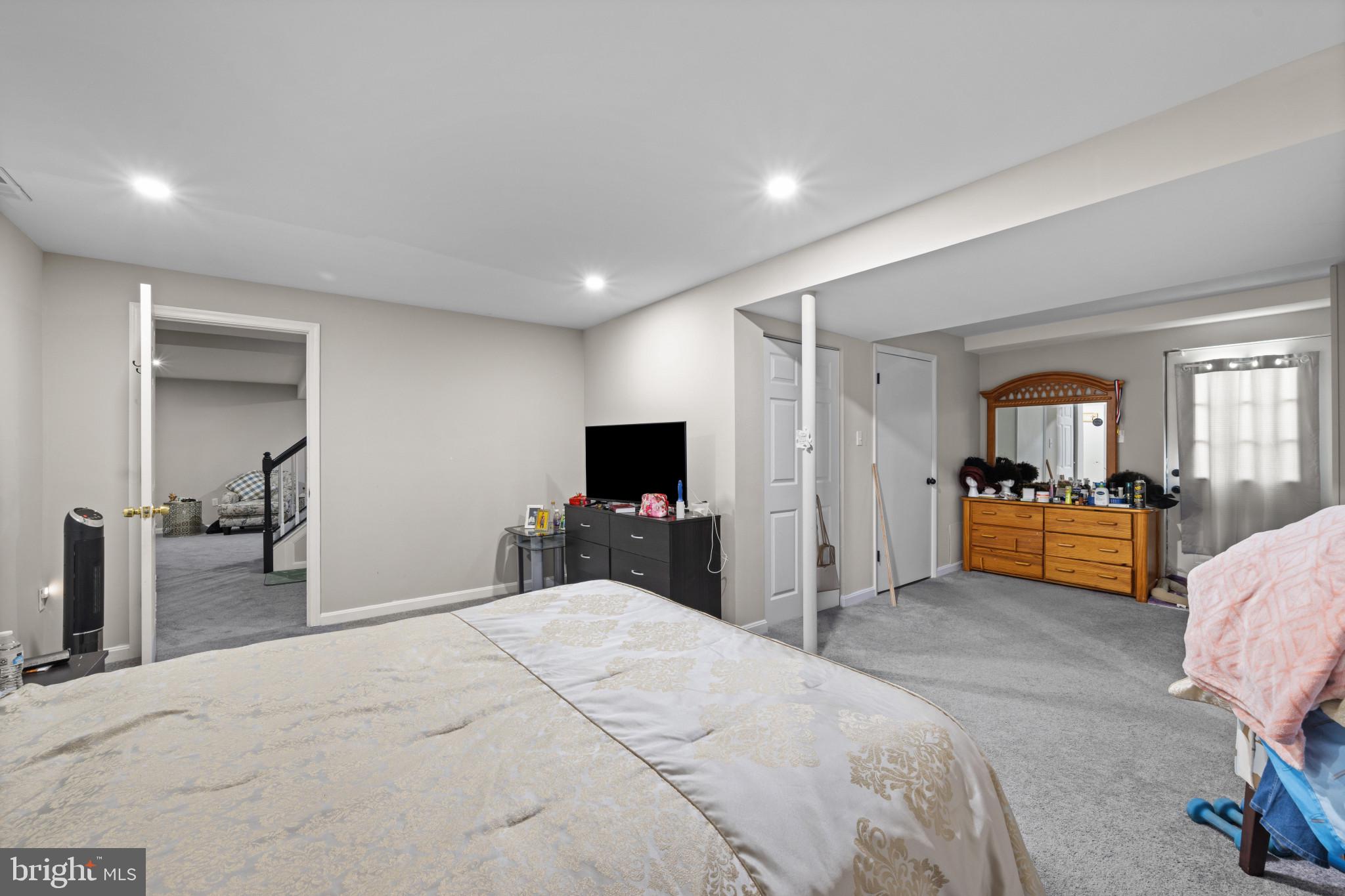 ROBERTS FIELD - Residential