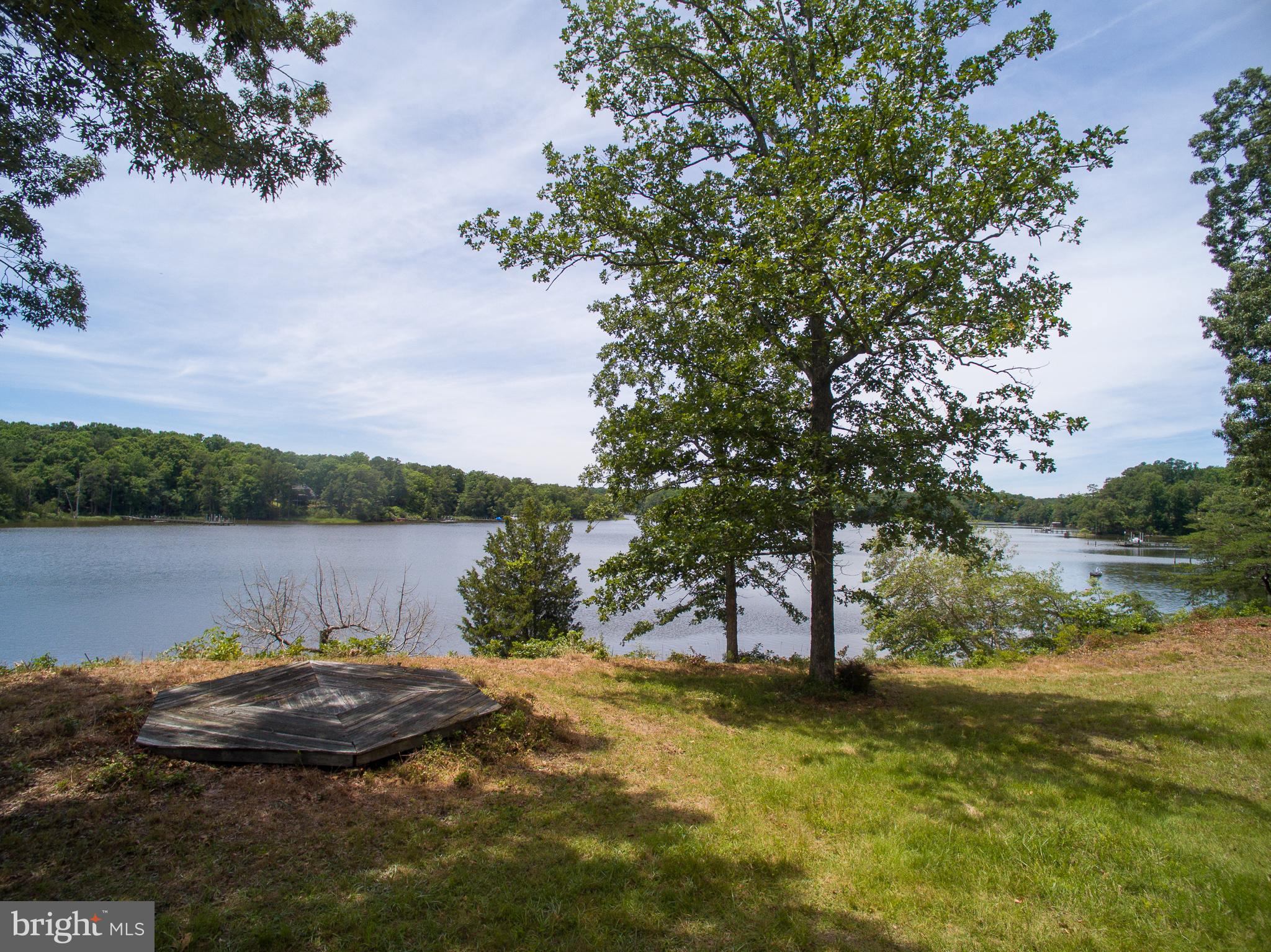 OLD ORCHARD - Land