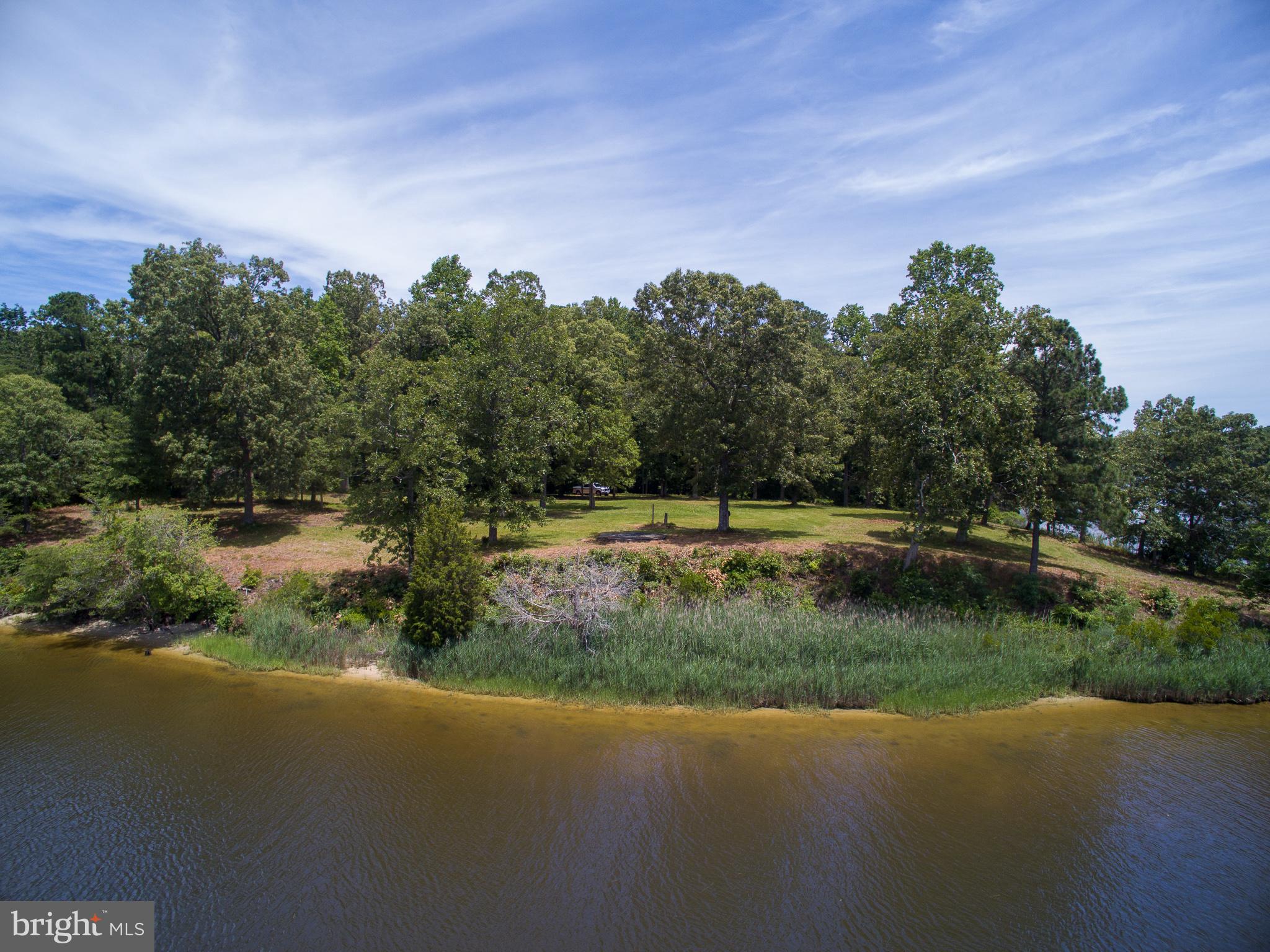 OLD ORCHARD - Land