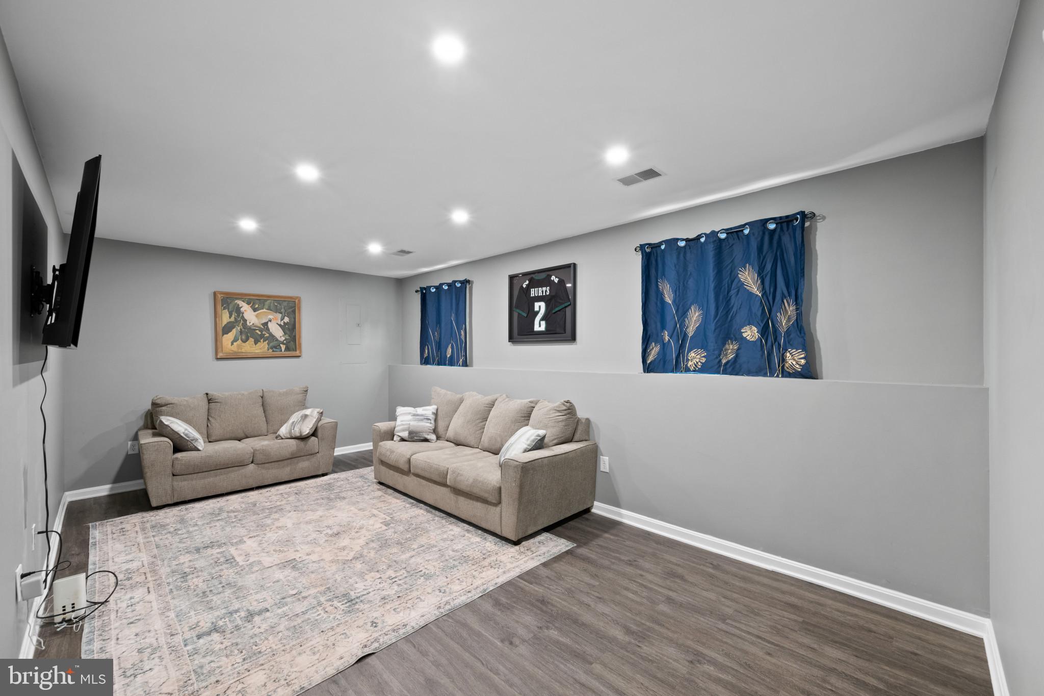 MEADOWBROOK - Residential