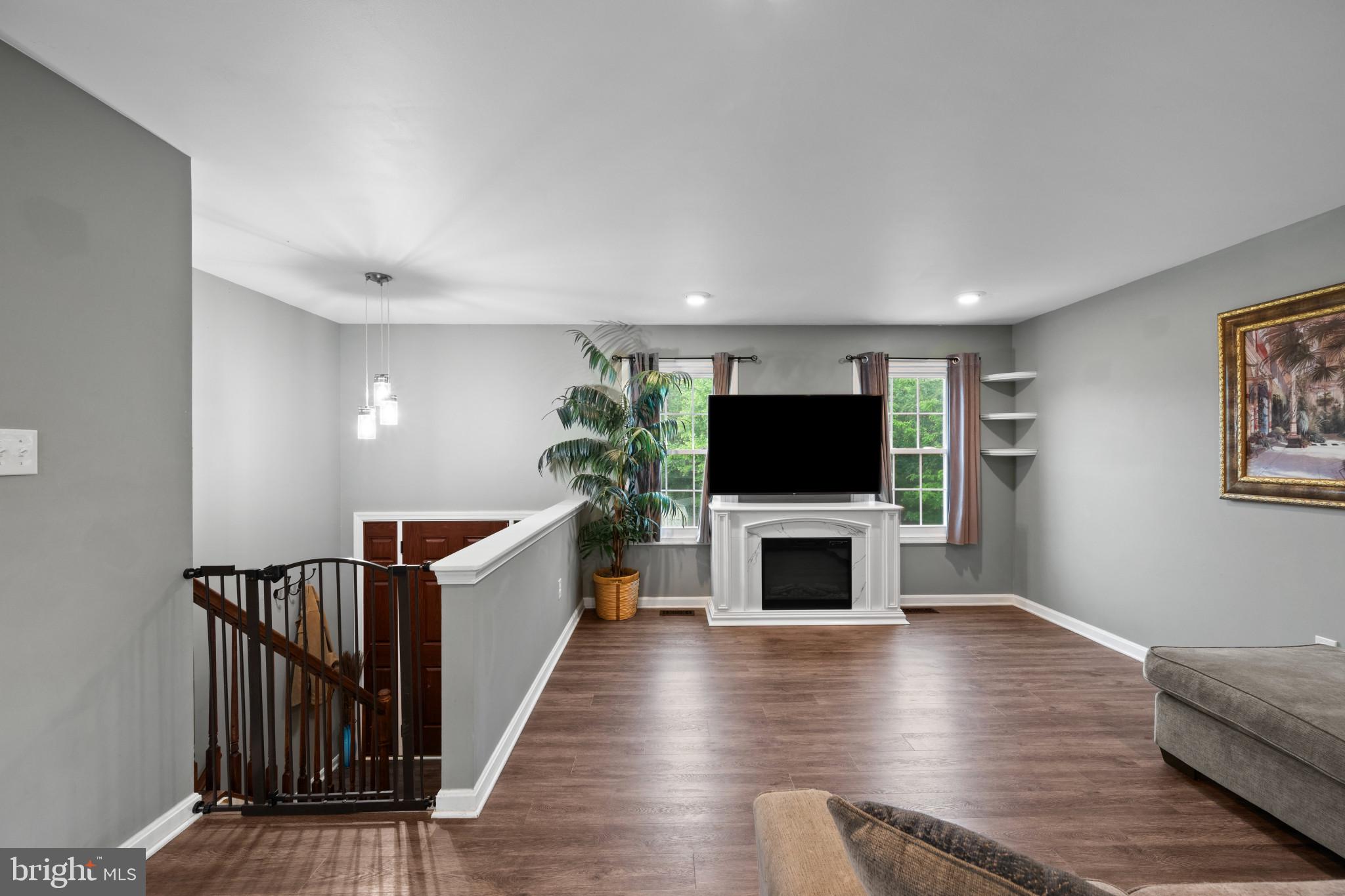 MEADOWBROOK - Residential