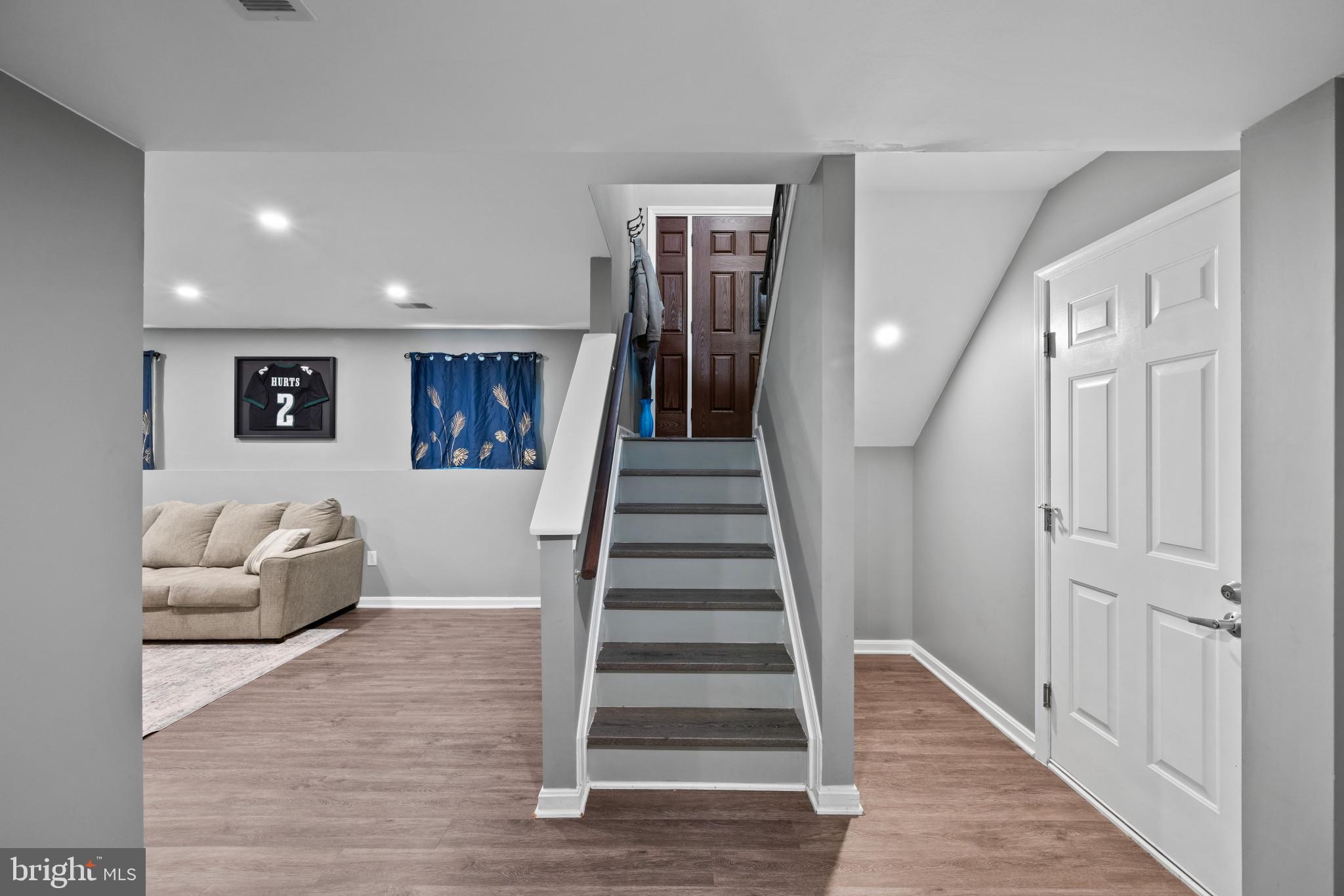 MEADOWBROOK - Residential