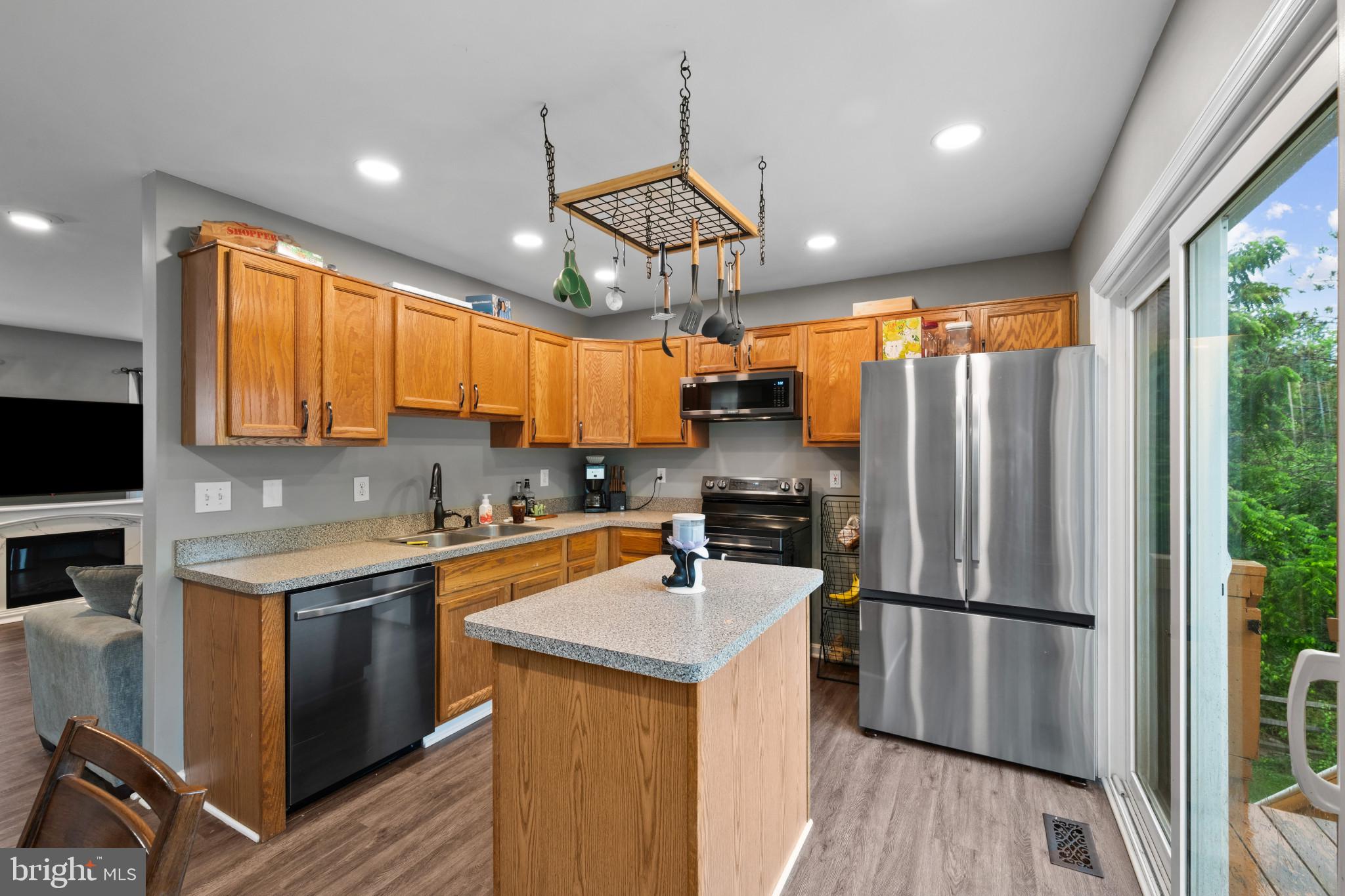 MEADOWBROOK - Residential