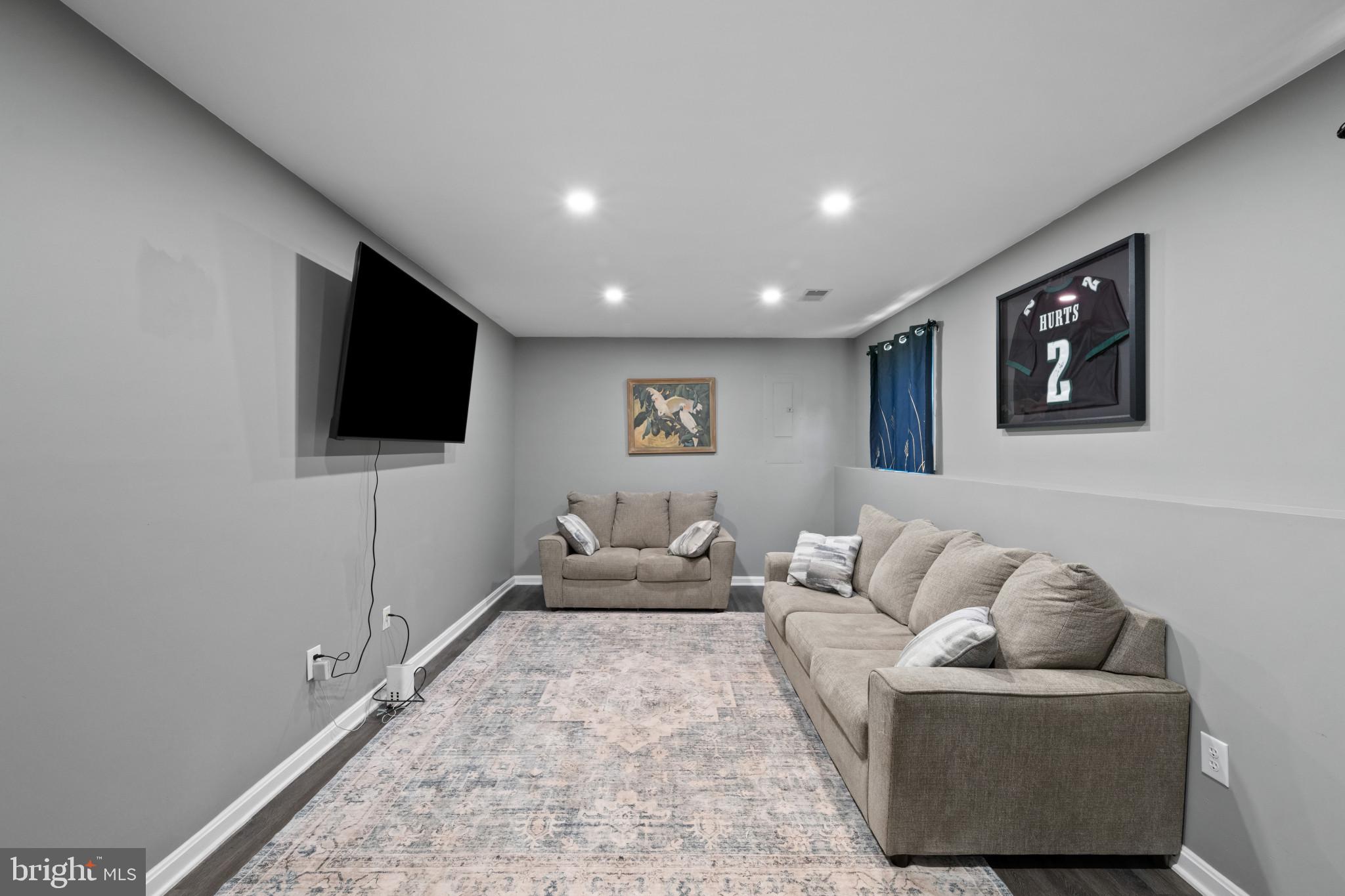 MEADOWBROOK - Residential
