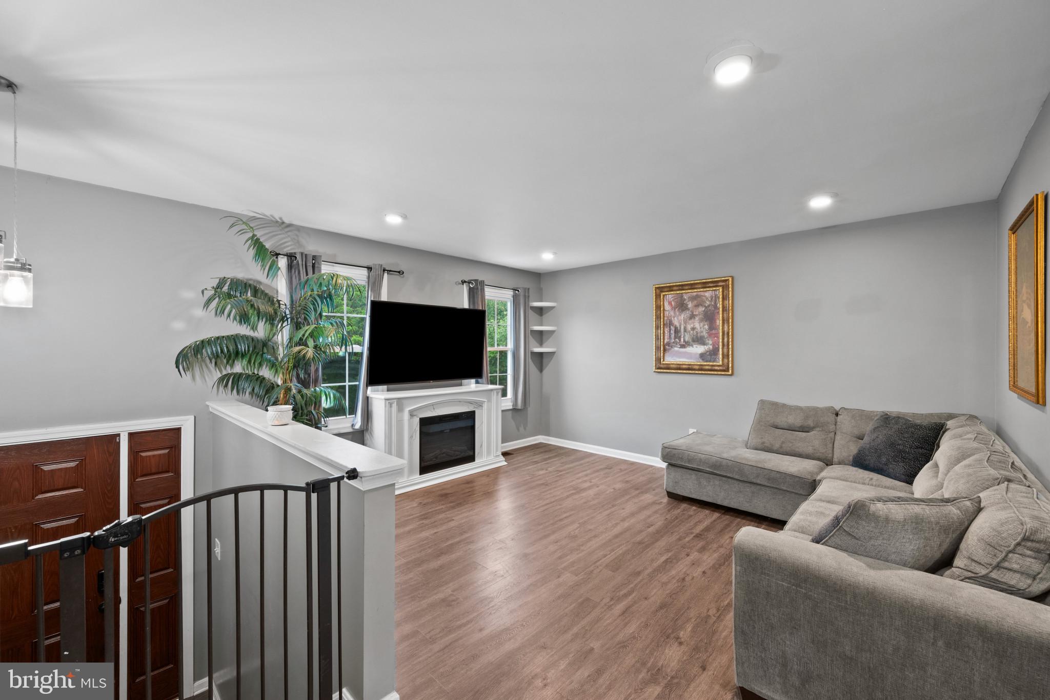 MEADOWBROOK - Residential