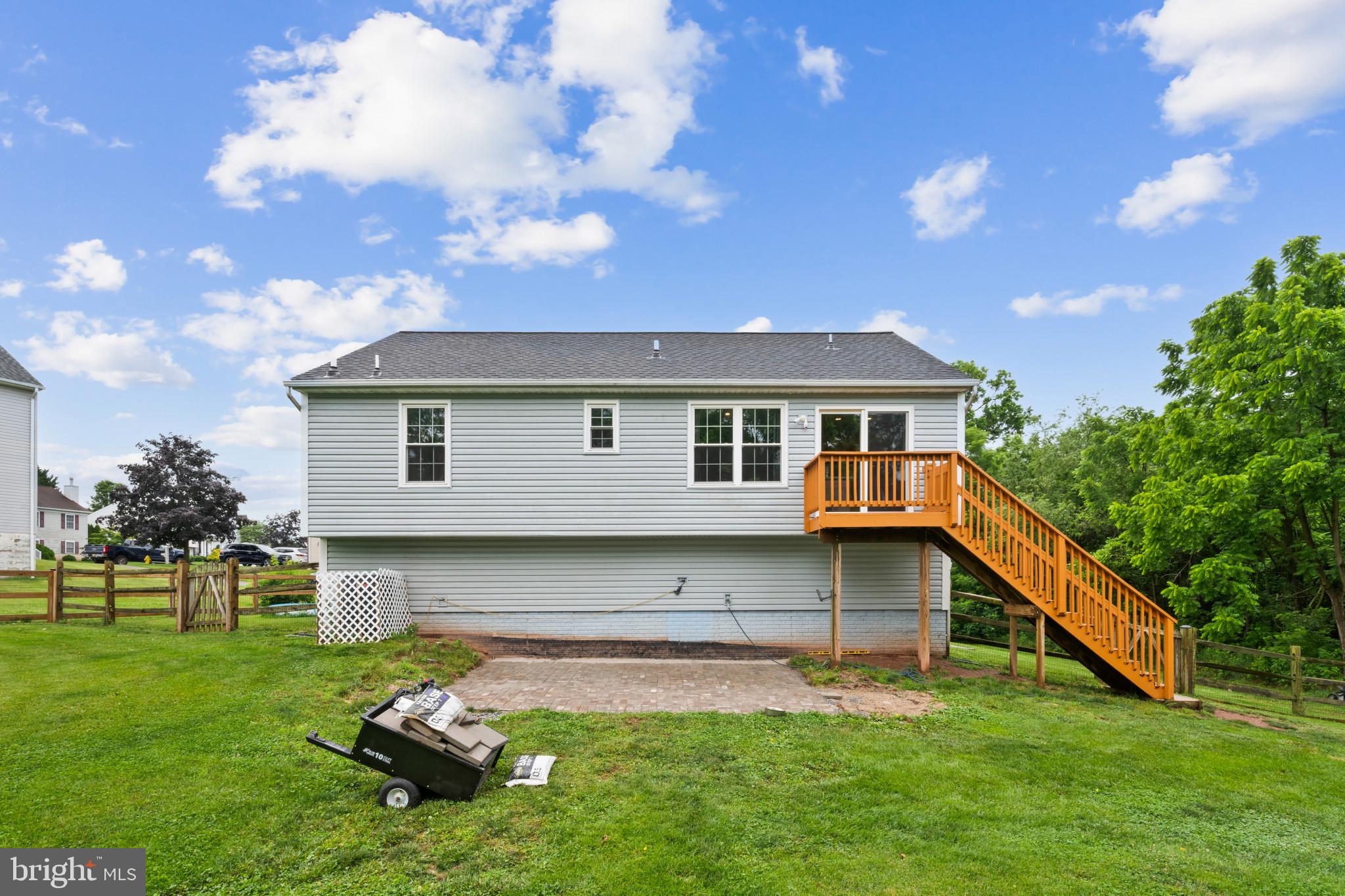 MEADOWBROOK - Residential