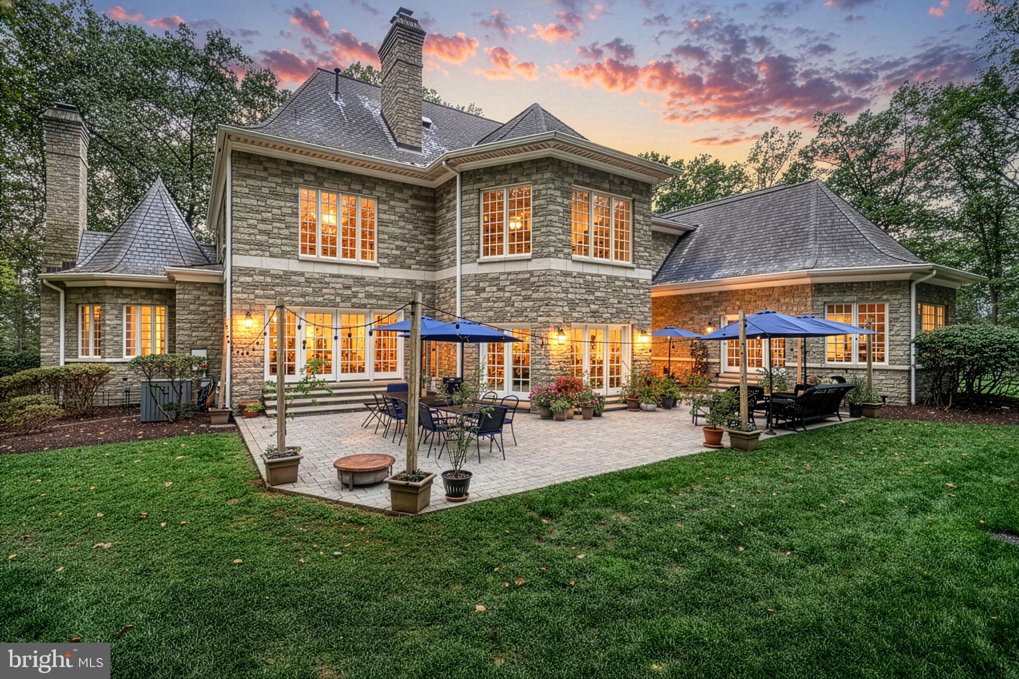 THE OAKS - Residential