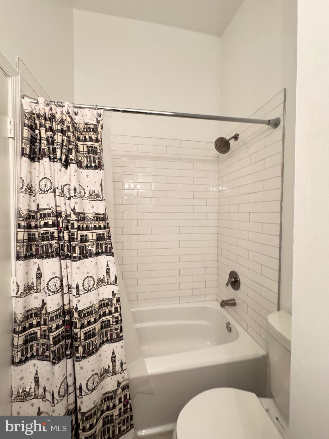 ASHBURN VILLAGE - Residential Lease