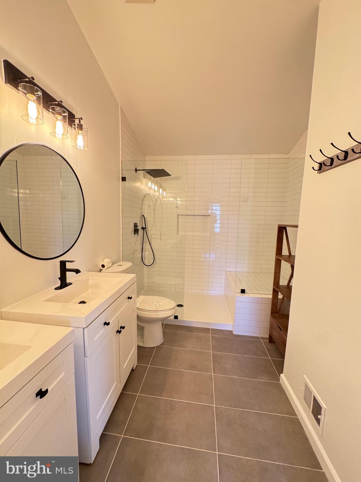 ASHBURN VILLAGE - Residential Lease