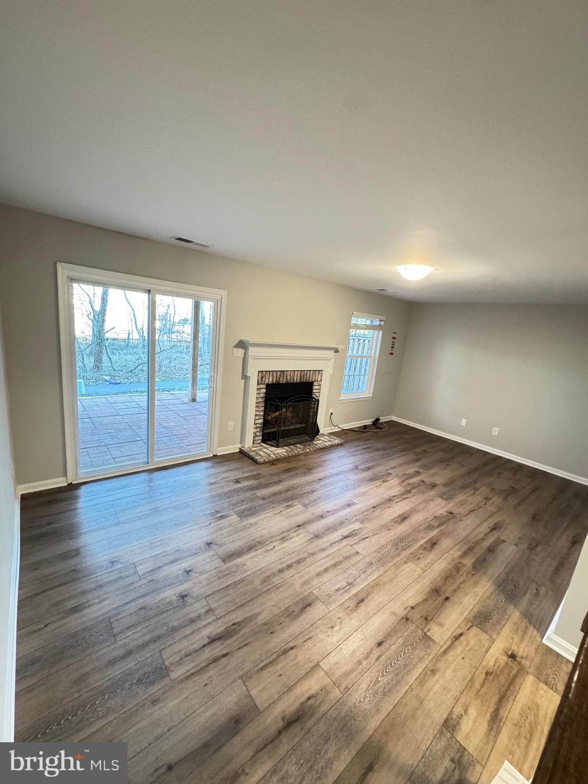 ASHBURN VILLAGE - Residential Lease