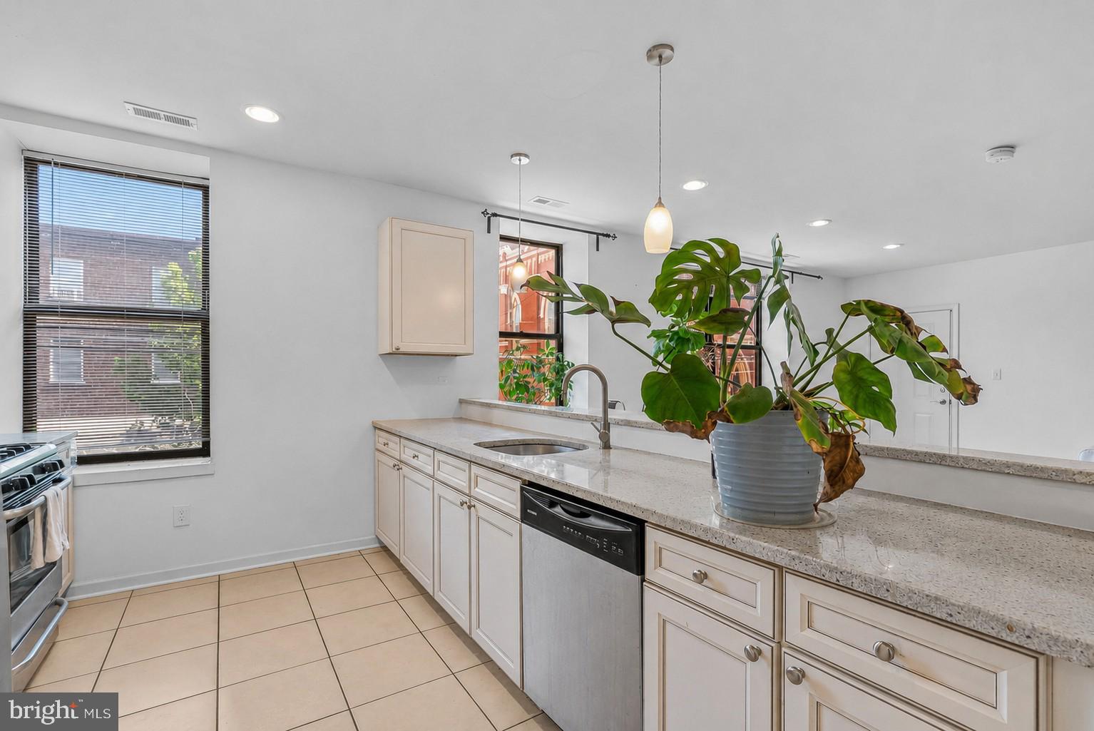 BELLA VISTA - Commercial Sale