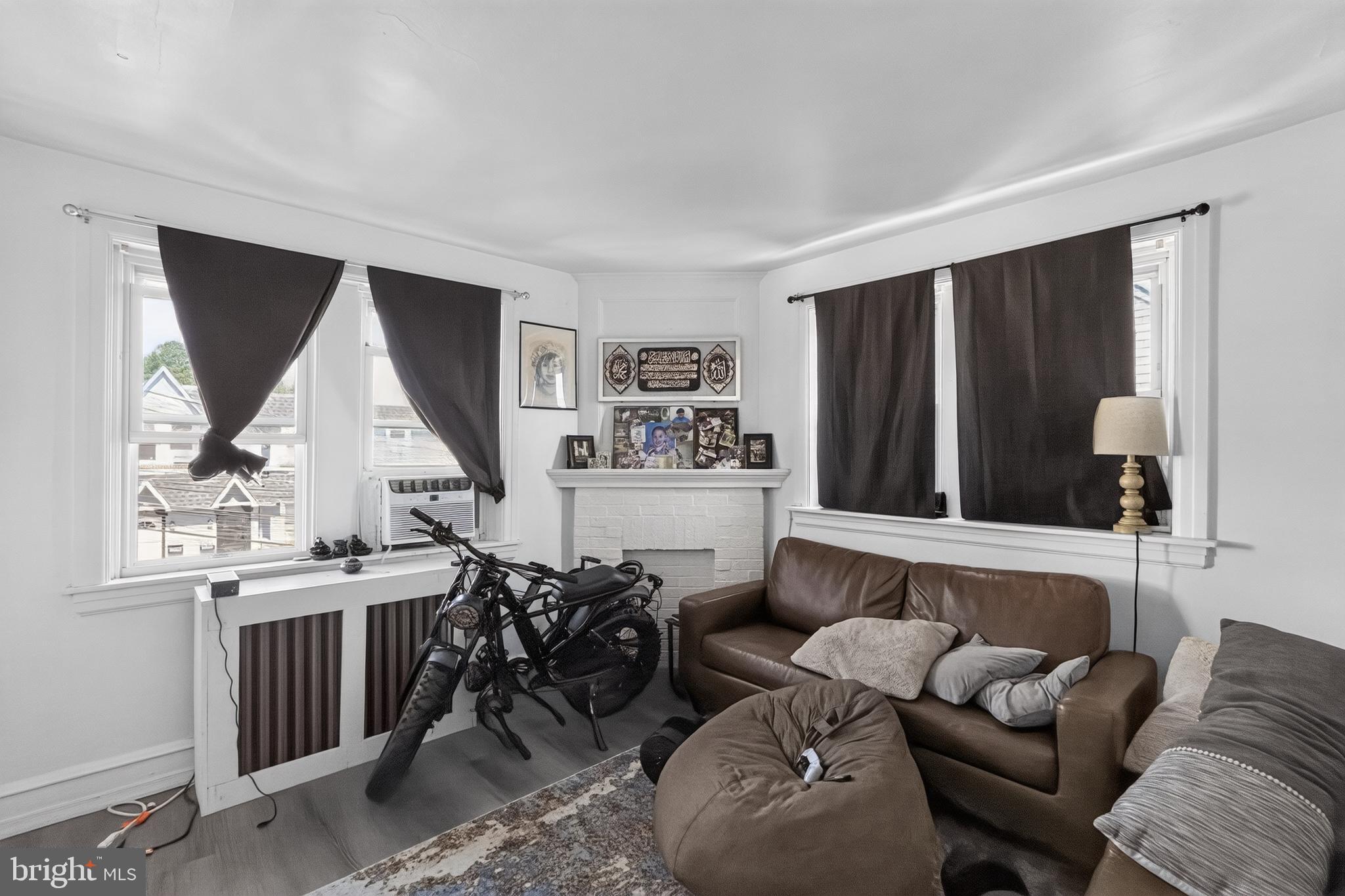 BEVERLY HILLS - Residential Income
