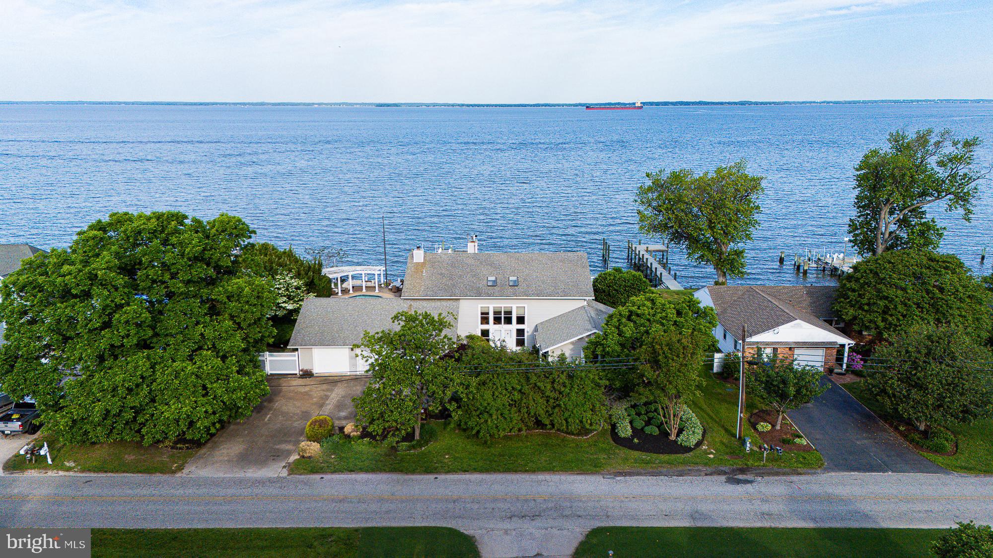 QUEEN ANNE COLONY - Residential