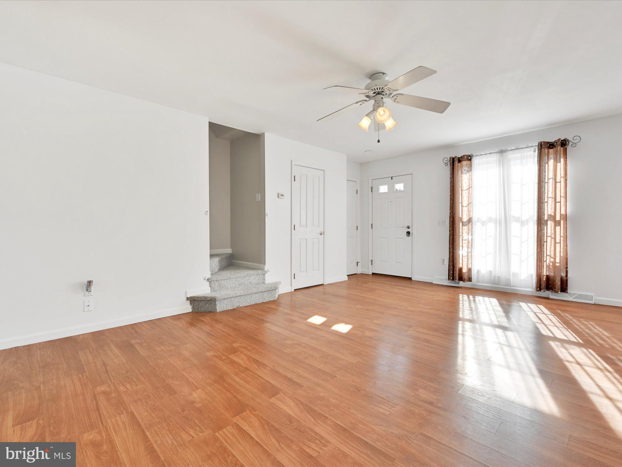 LOMBARD PINES - Residential