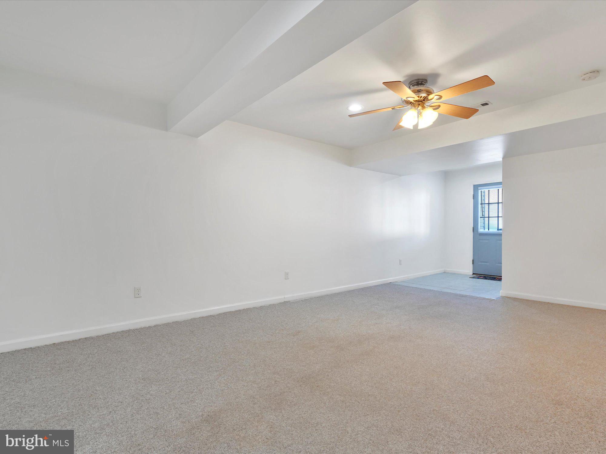 LOMBARD PINES - Residential