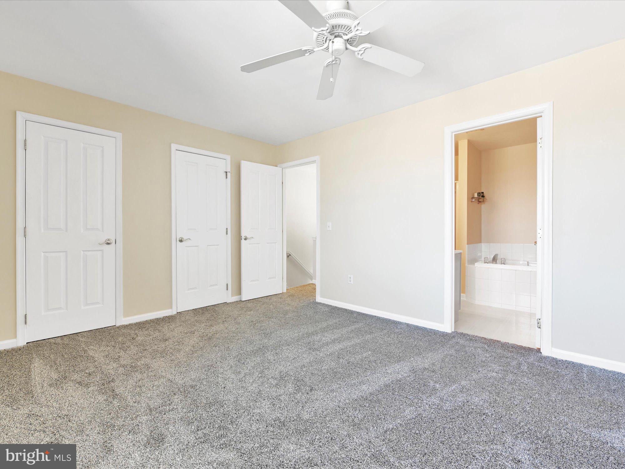 LOMBARD PINES - Residential