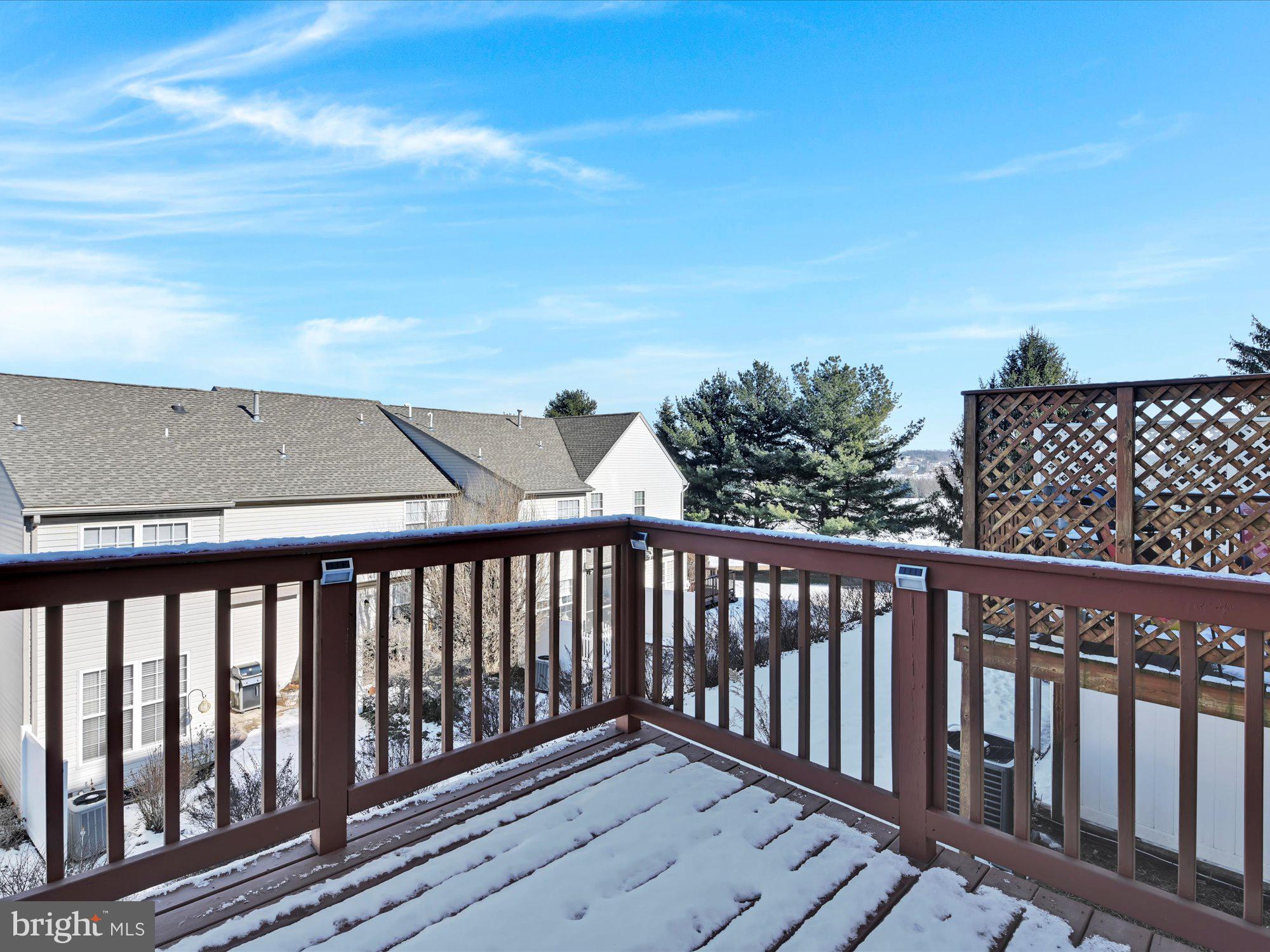 LOMBARD PINES - Residential