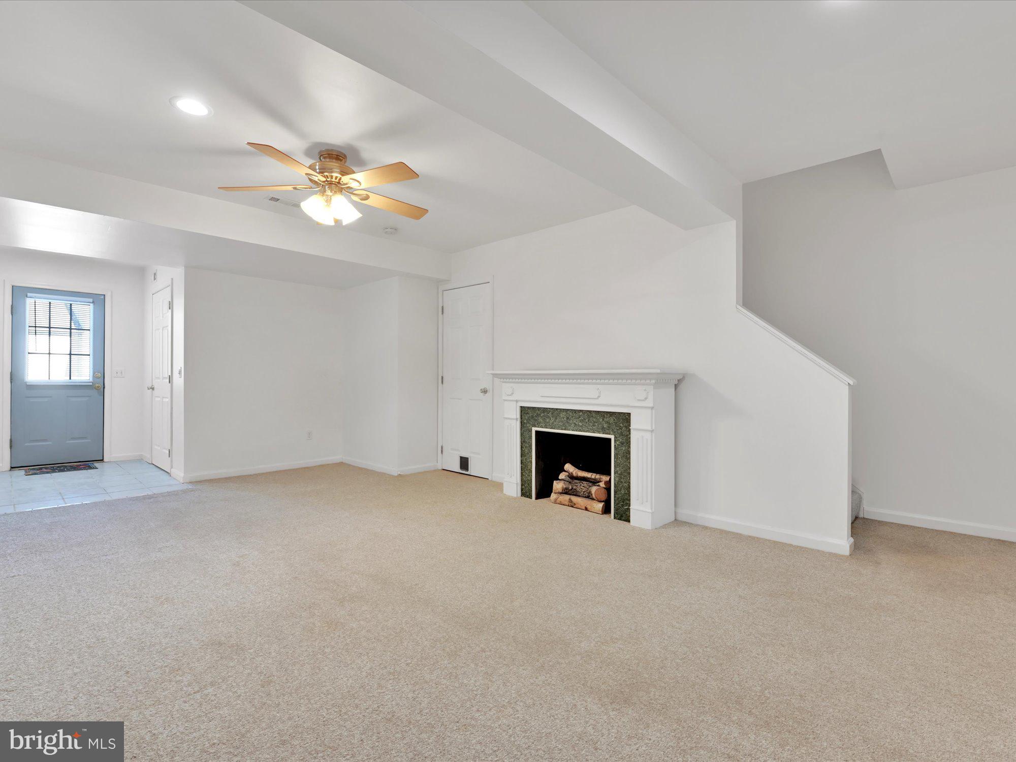LOMBARD PINES - Residential
