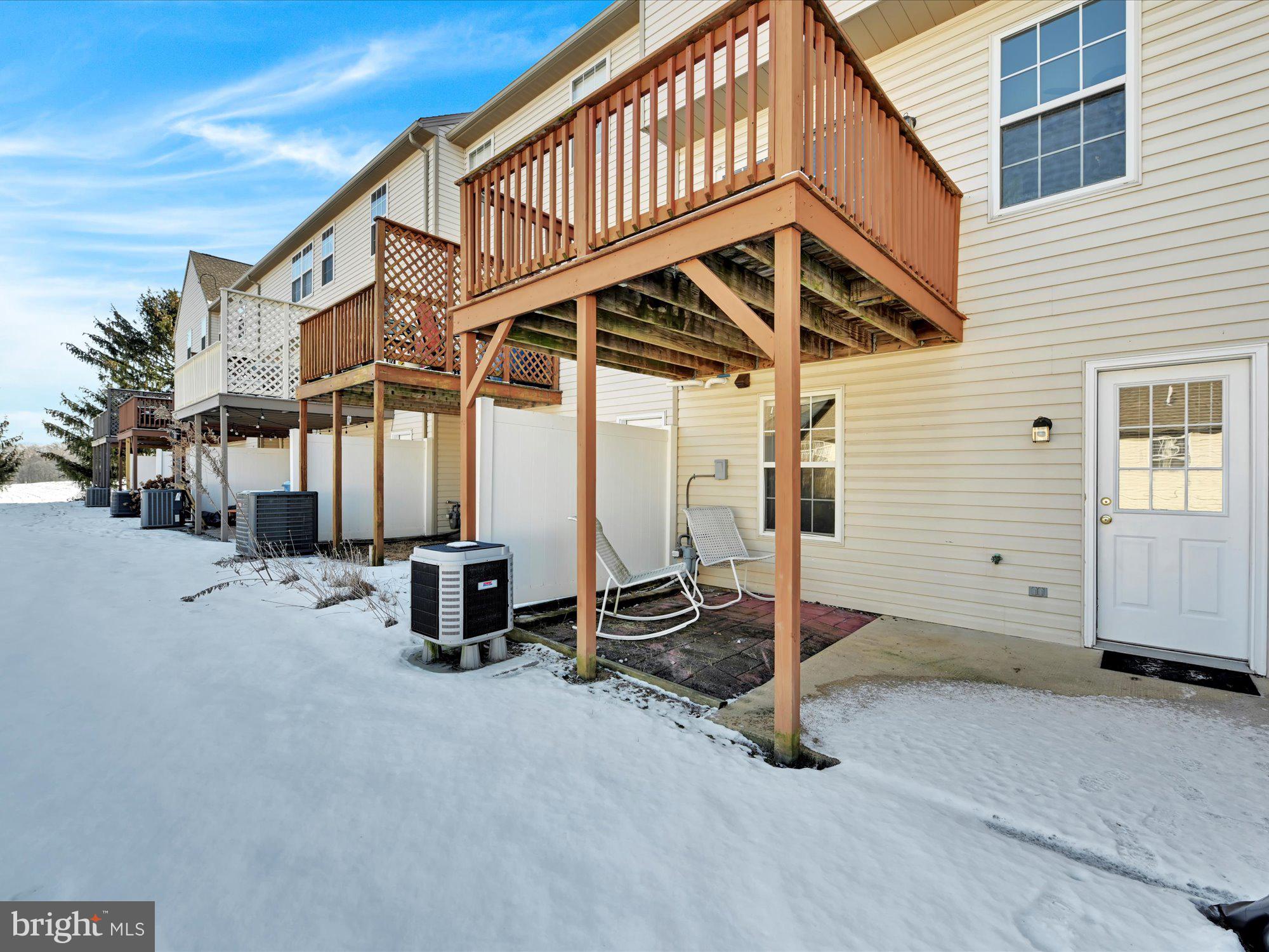 LOMBARD PINES - Residential