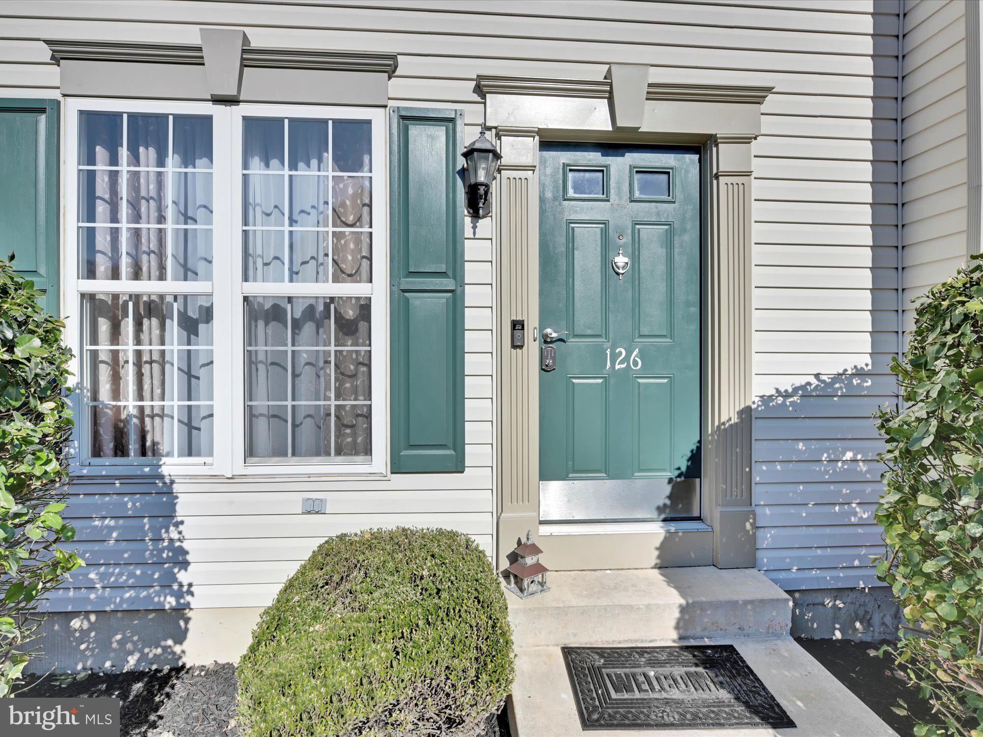 LOMBARD PINES - Residential
