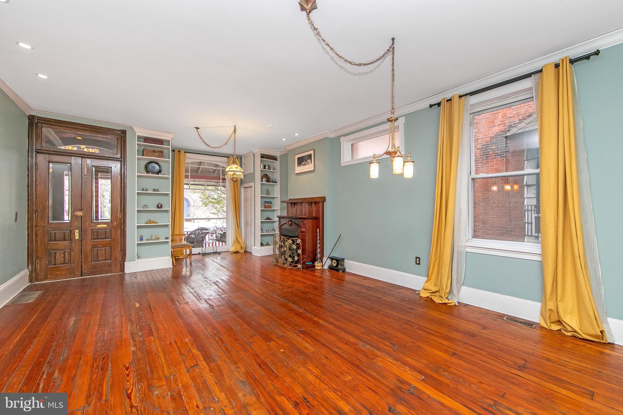 SPRUCE HILL - Residential