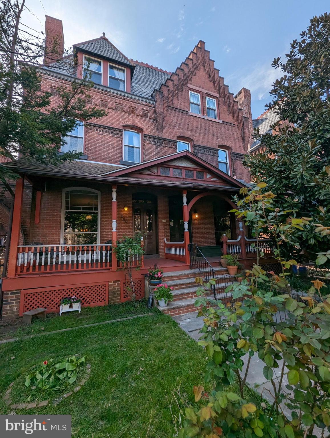 SPRUCE HILL - Residential
