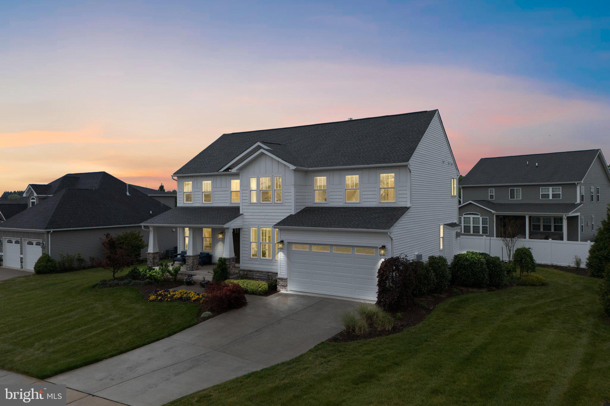 ABRAMS POINTE - Residential